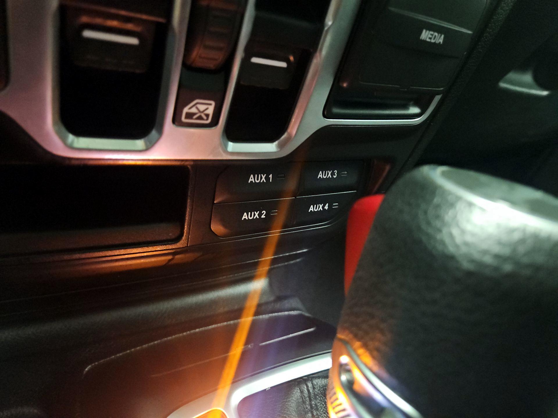 Thumbnail: 2018 Jeep Wrangler - 16