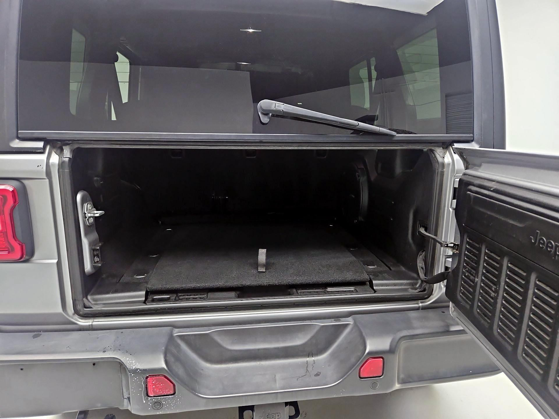 Thumbnail: 2018 Jeep Wrangler - 18