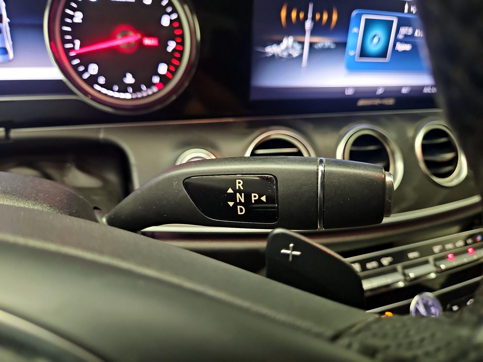 Thumbnail: 2017 Mercedes-Benz E-Class - 16