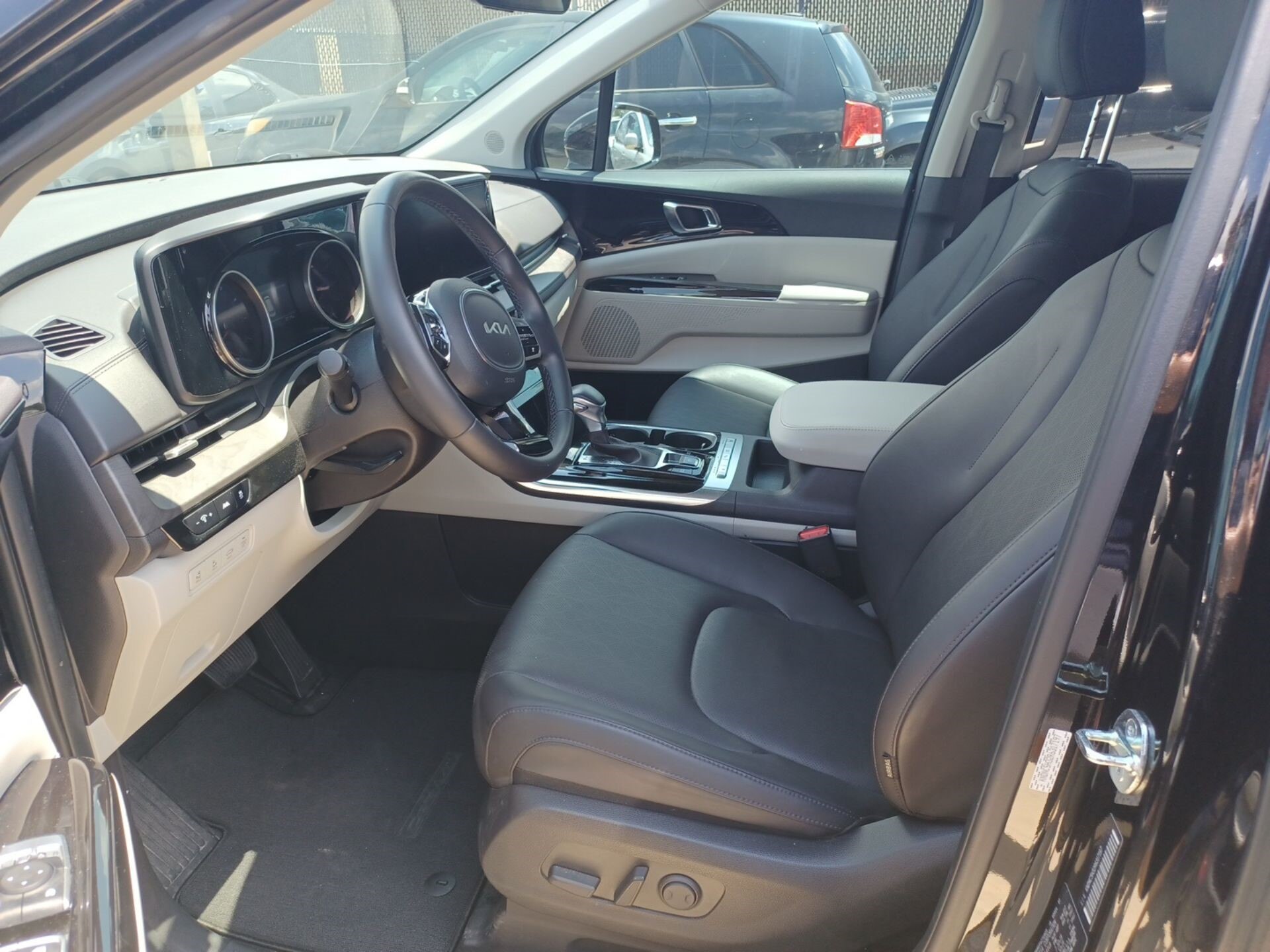 Thumbnail: 2024 Kia Carnival - 7