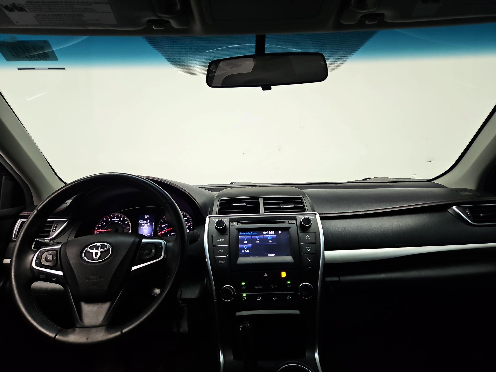 Thumbnail: 2015 Toyota Camry - 9