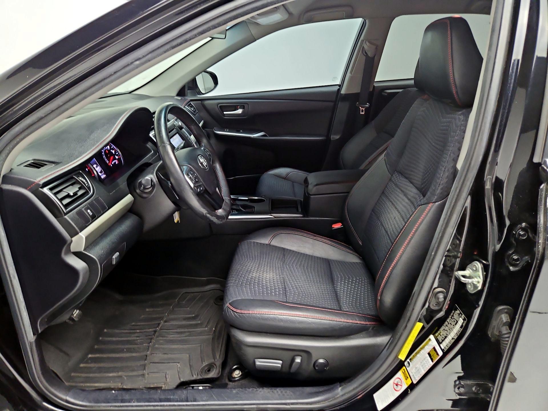 Thumbnail: 2015 Toyota Camry - 11