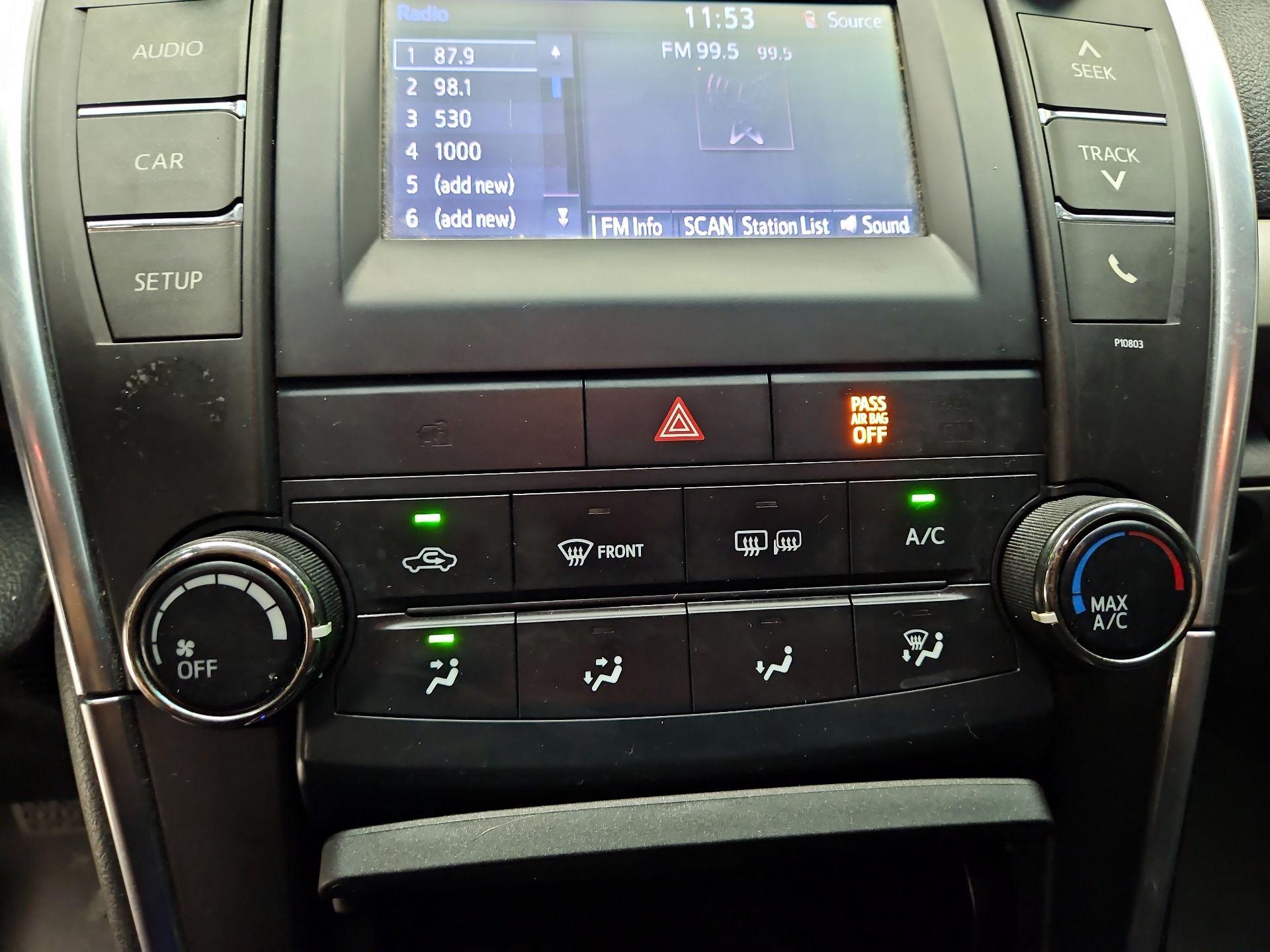 Thumbnail: 2015 Toyota Camry - 16