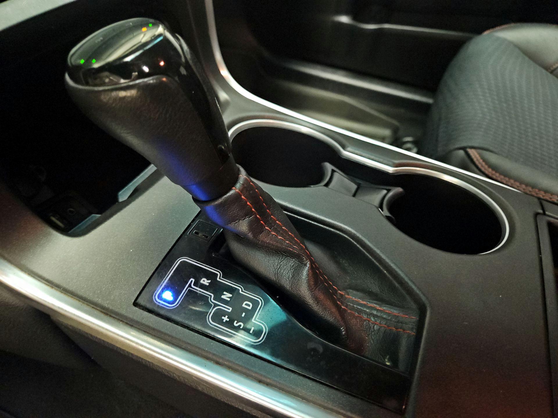 Thumbnail: 2015 Toyota Camry - 17
