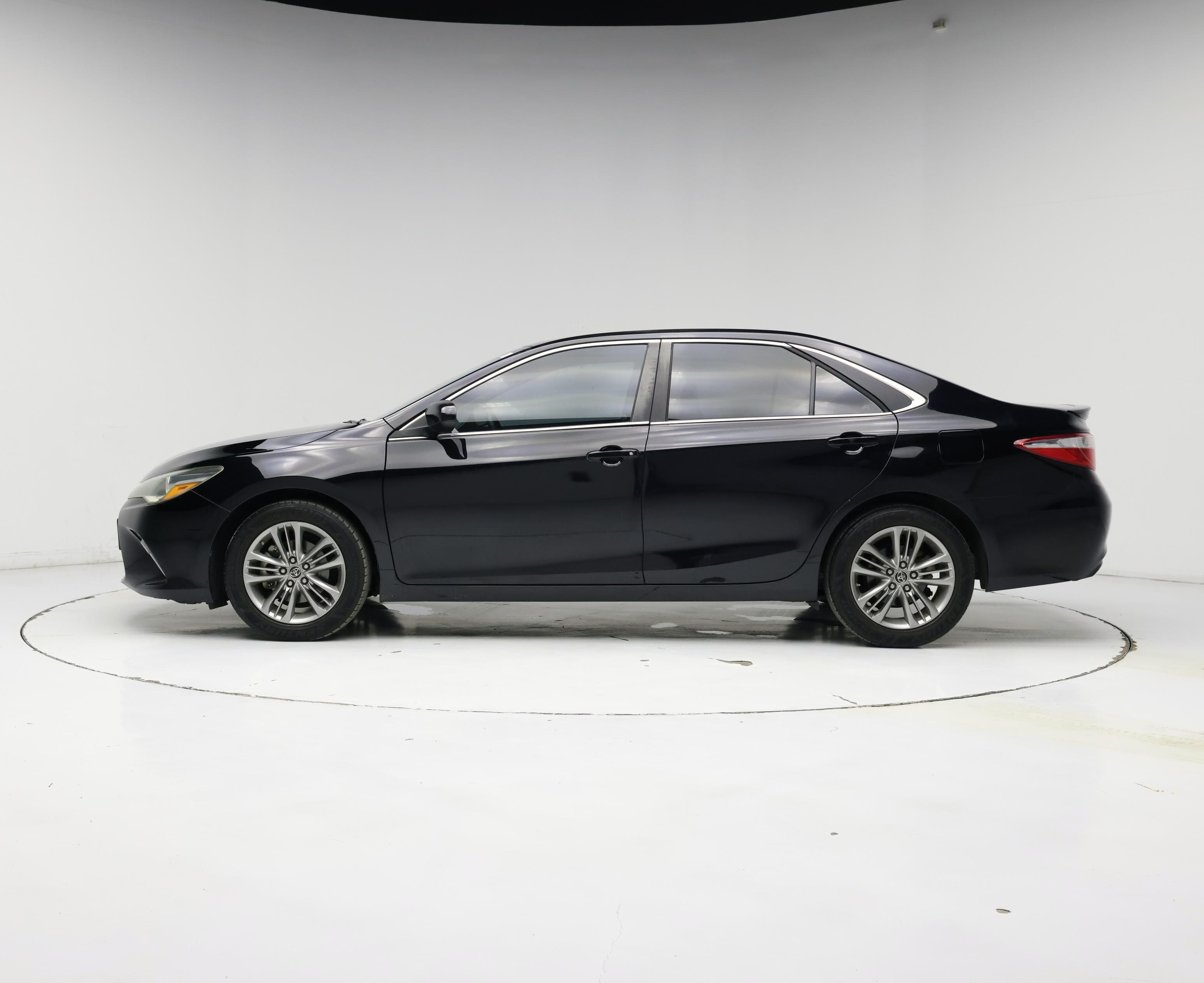 Thumbnail: 2015 Toyota Camry - 3