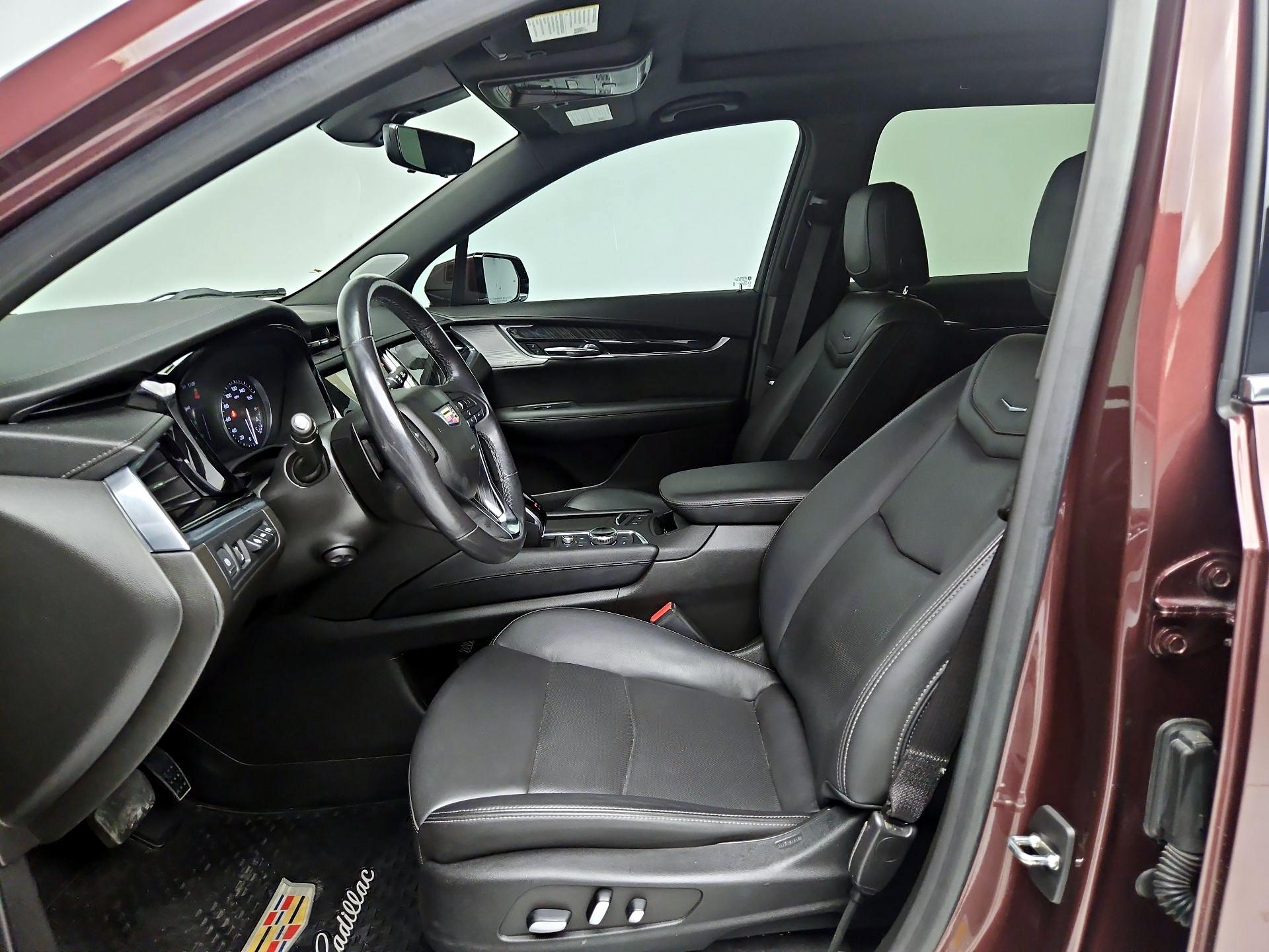 Thumbnail: 2022 Cadillac XT6 - 11