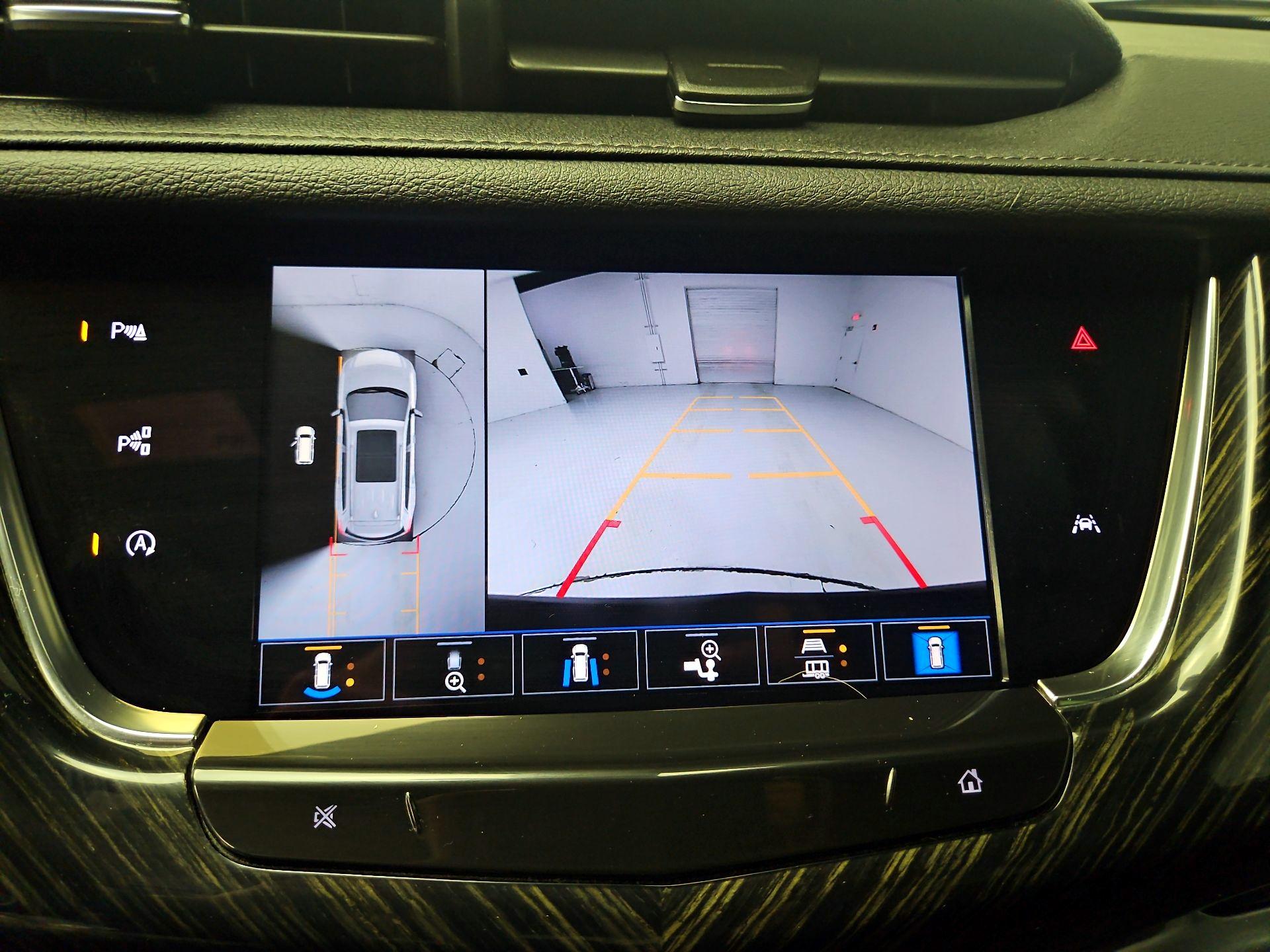 Thumbnail: 2022 Cadillac XT6 - 15
