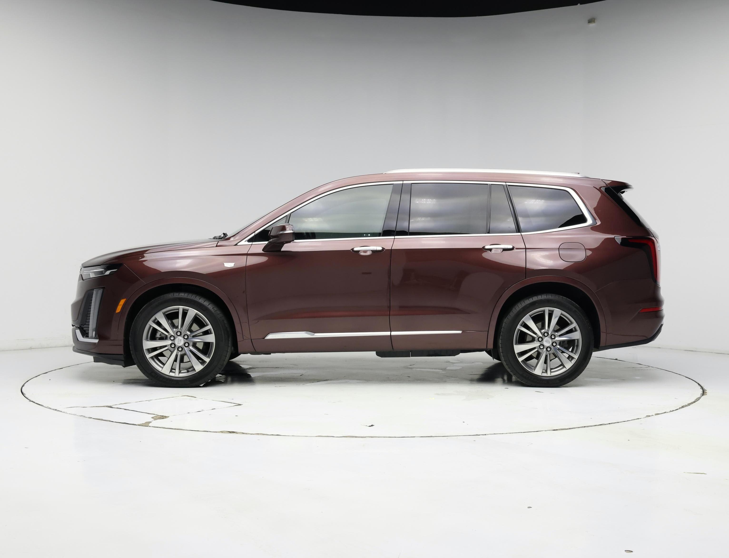 Thumbnail: 2022 Cadillac XT6 - 3