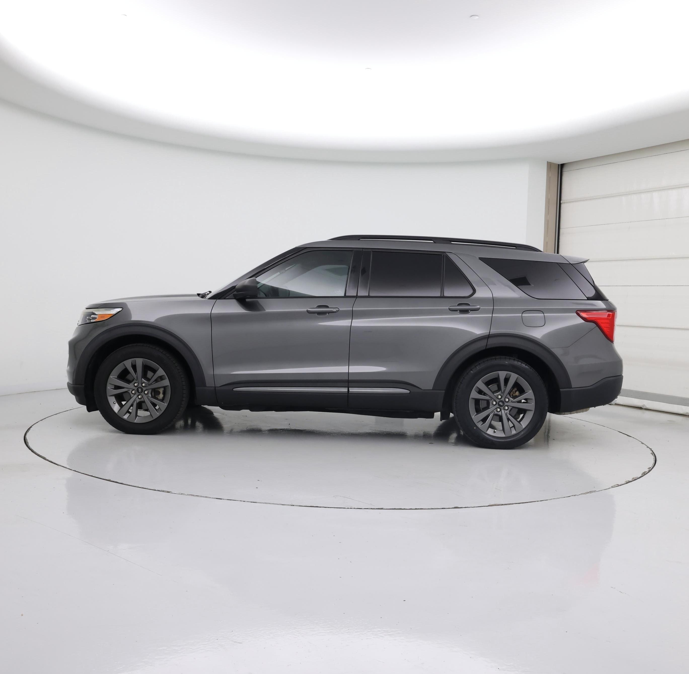 Thumbnail: 2021 Ford Explorer - 3