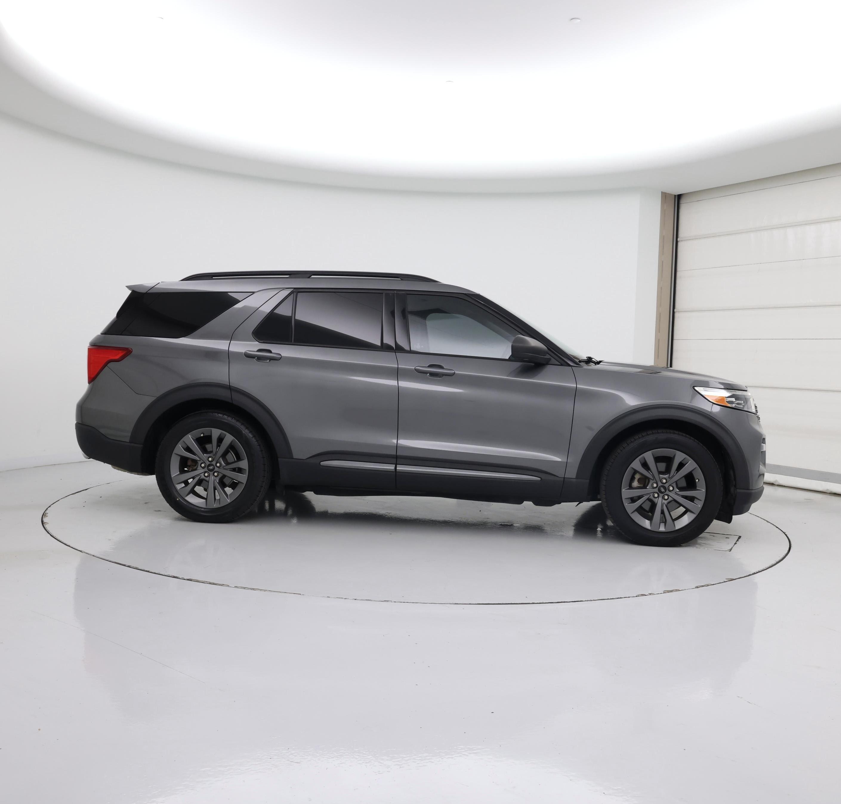 Thumbnail: 2021 Ford Explorer - 7