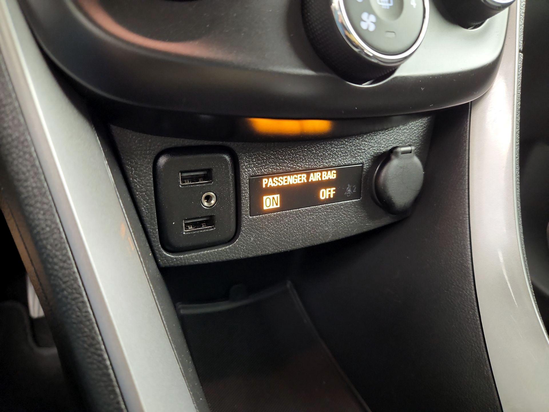 Thumbnail: 2021 Chevrolet Trax - 18