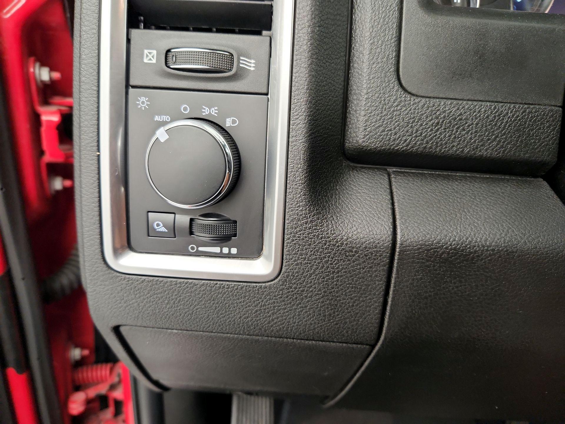 Thumbnail: 2023 RAM 1500 Classic - 13