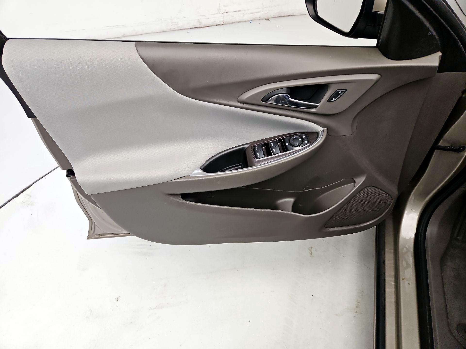 Thumbnail: 2022 Chevrolet Malibu - 10