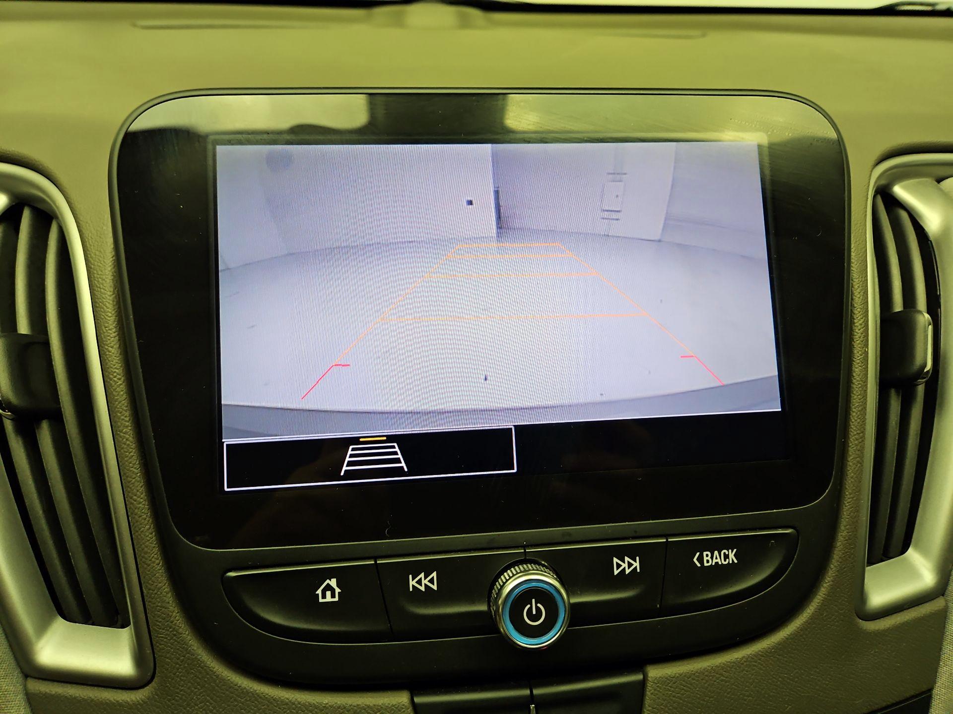 Thumbnail: 2022 Chevrolet Malibu - 12