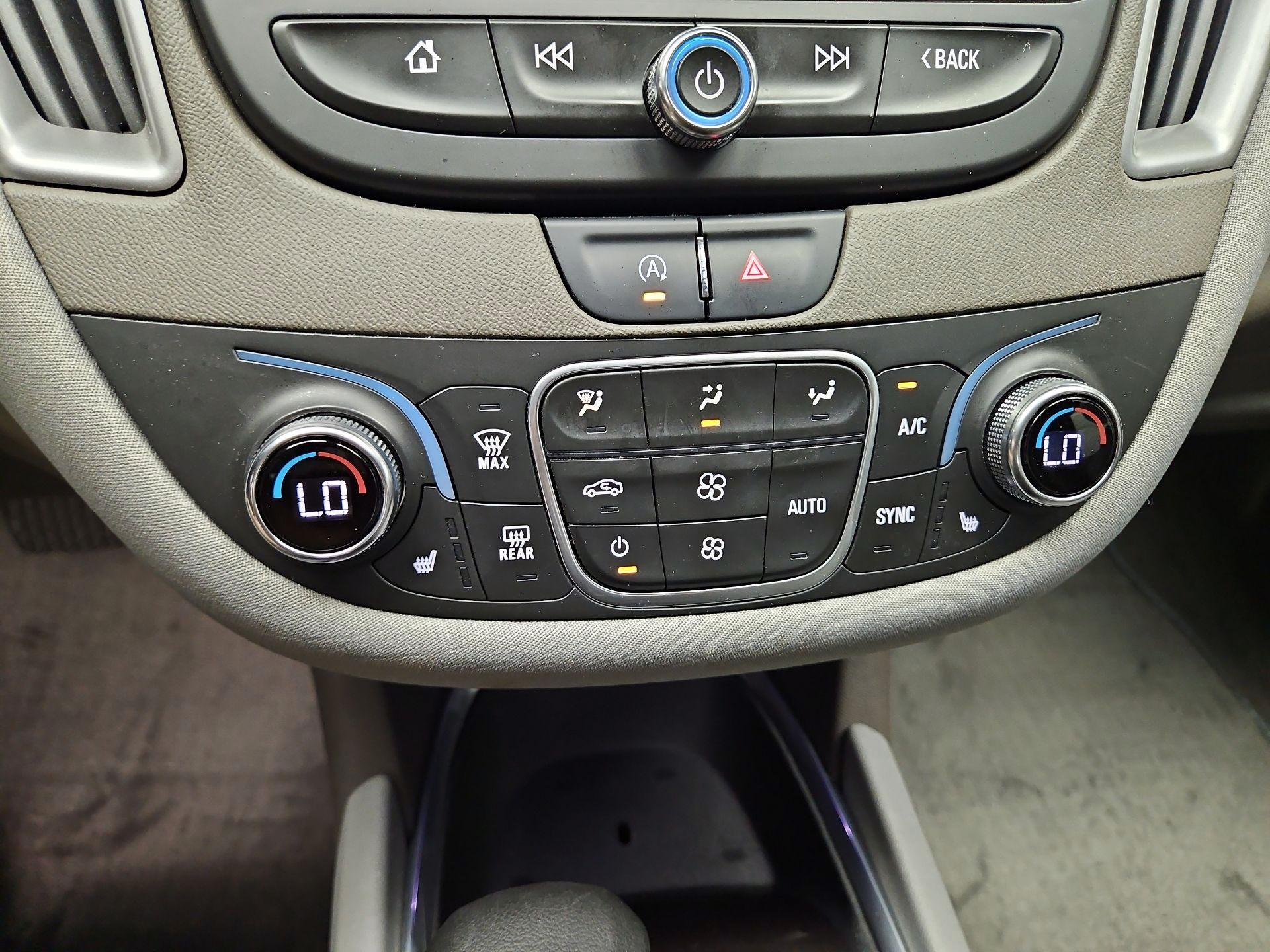 Thumbnail: 2022 Chevrolet Malibu - 14