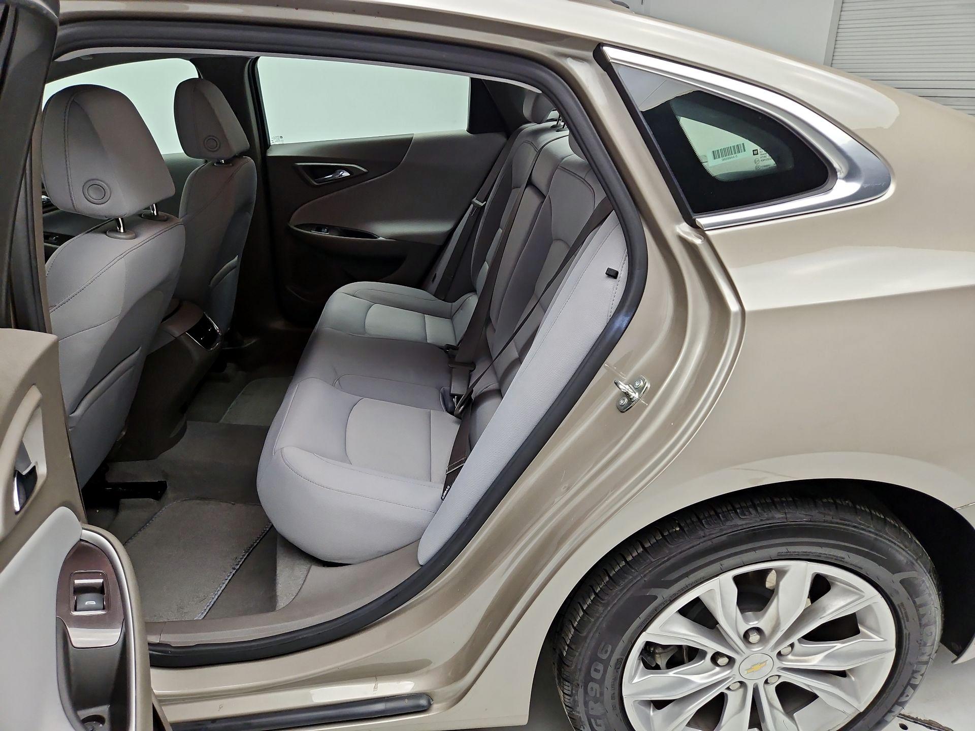 Thumbnail: 2022 Chevrolet Malibu - 17