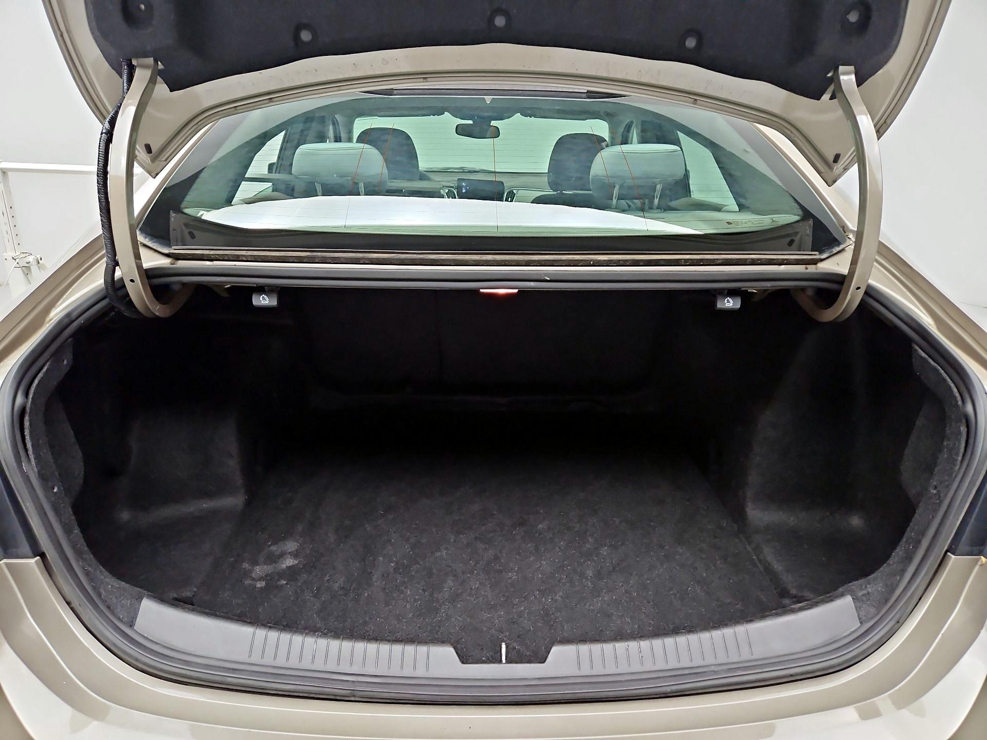 Thumbnail: 2022 Chevrolet Malibu - 18