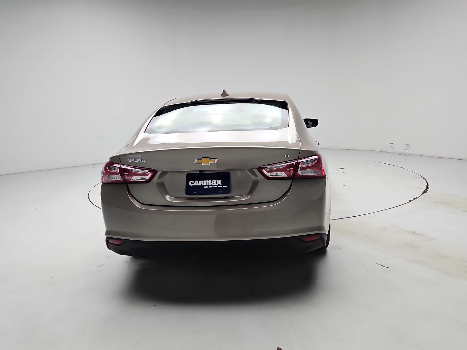 Thumbnail: 2022 Chevrolet Malibu - 6