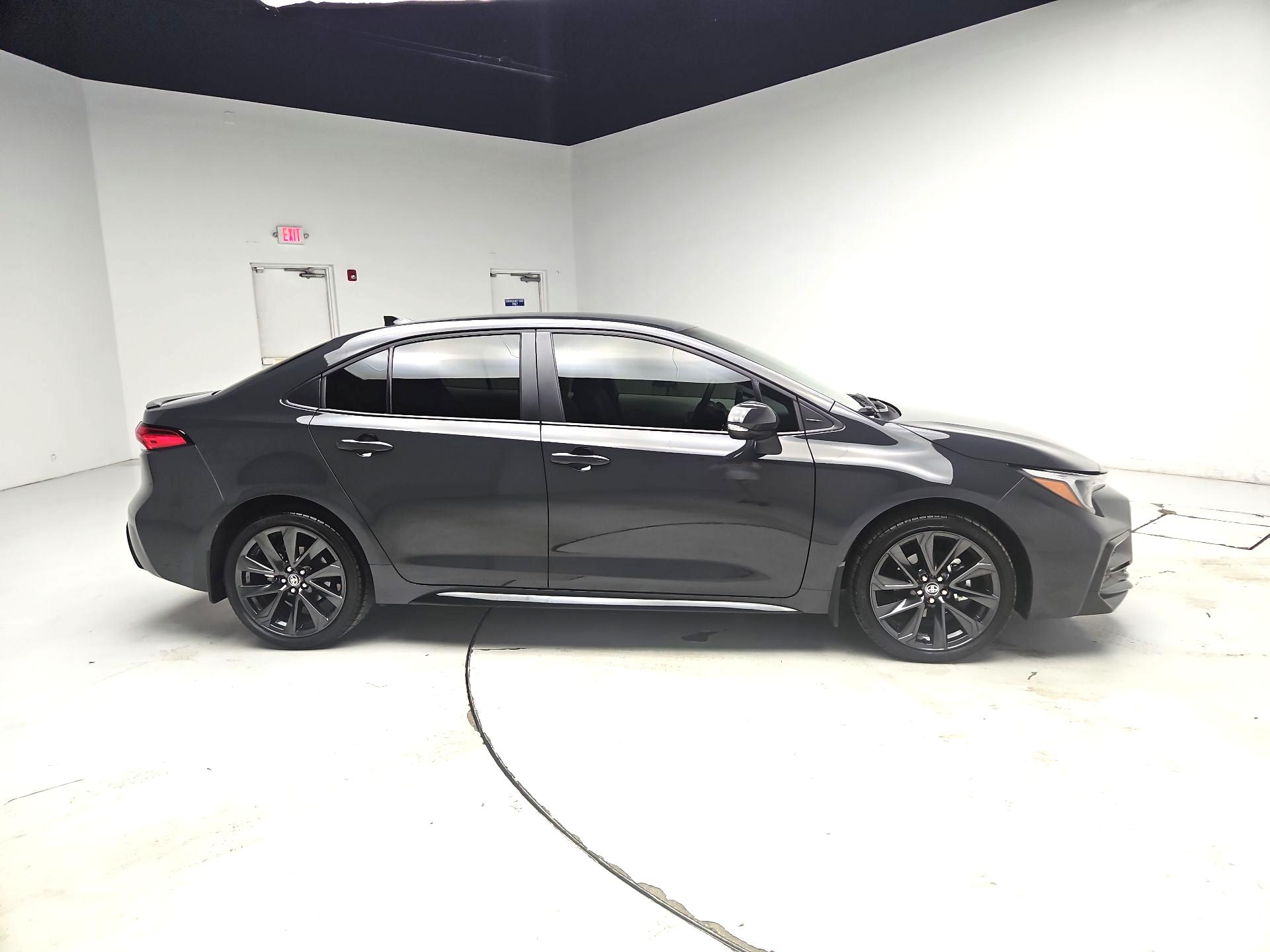 Thumbnail: 2025 Toyota Corolla - 4