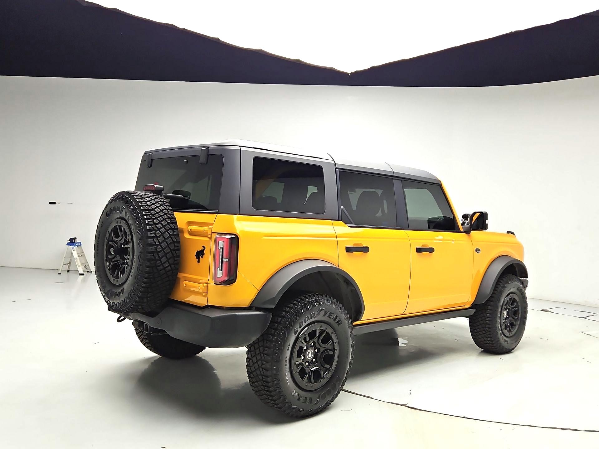 Thumbnail: 2022 Ford Bronco - 5