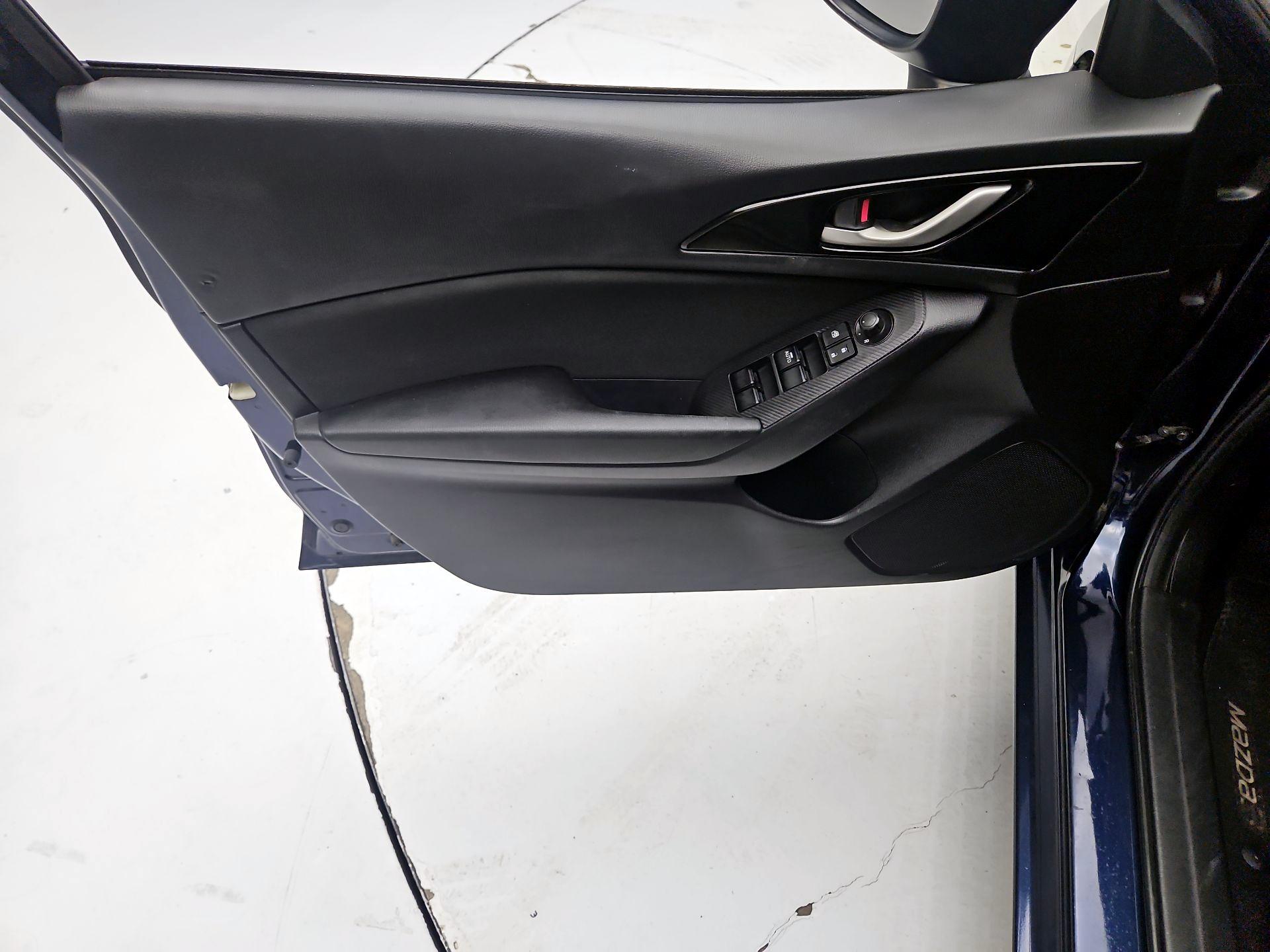 Thumbnail: 2016 Mazda Mazda3 - 10