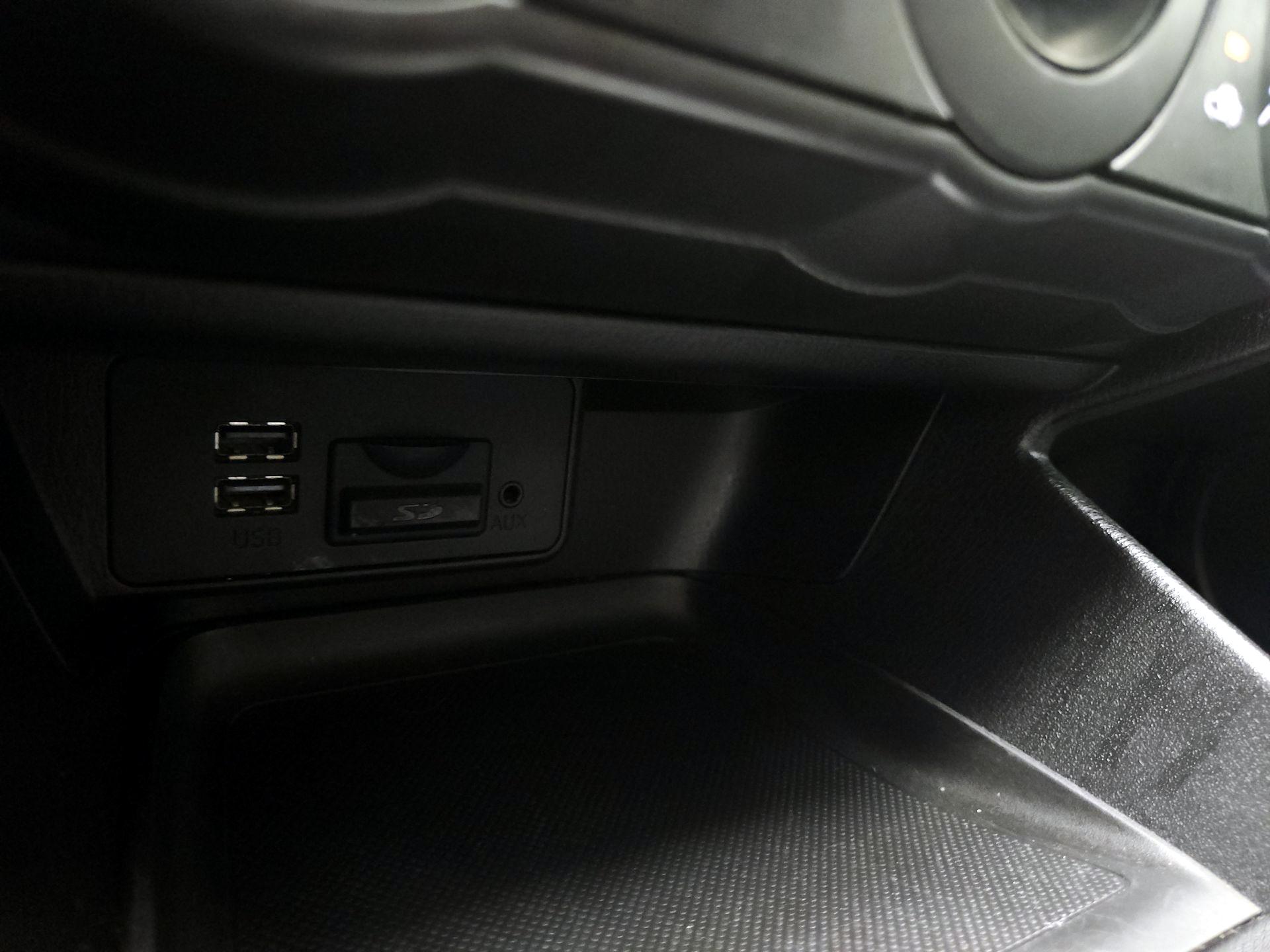 Thumbnail: 2016 Mazda Mazda3 - 16