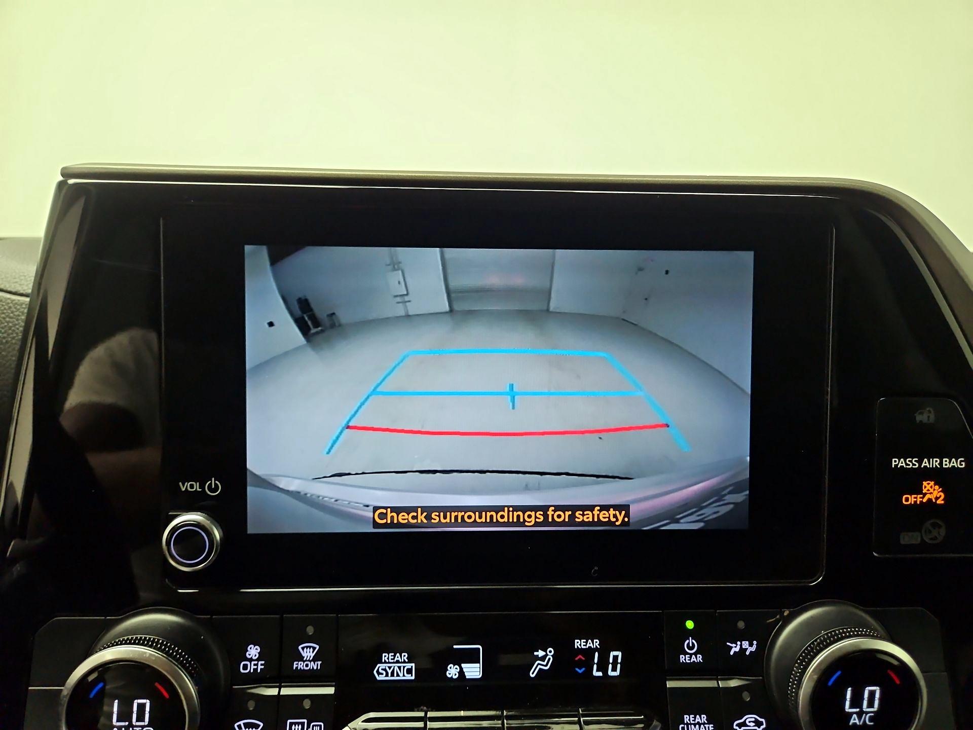 Thumbnail: 2023 Toyota Highlander - 14