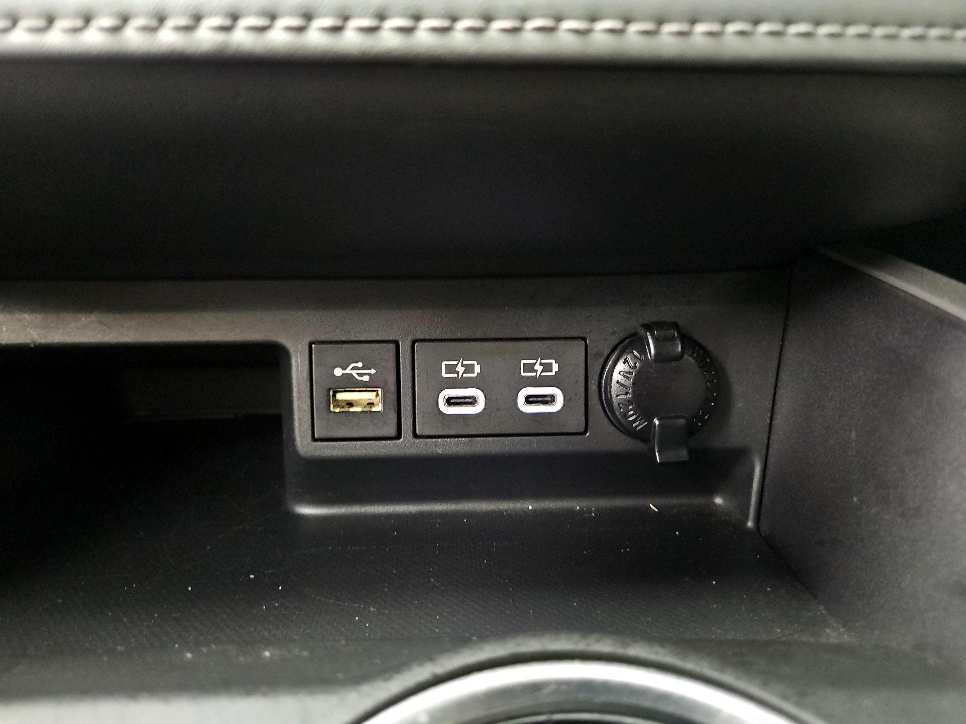 Thumbnail: 2023 Toyota Highlander - 18