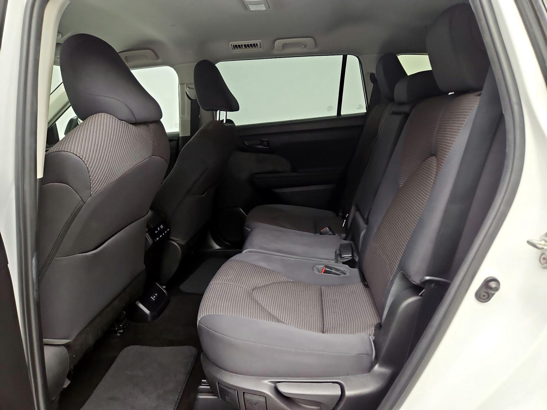 Thumbnail: 2023 Toyota Highlander - 19