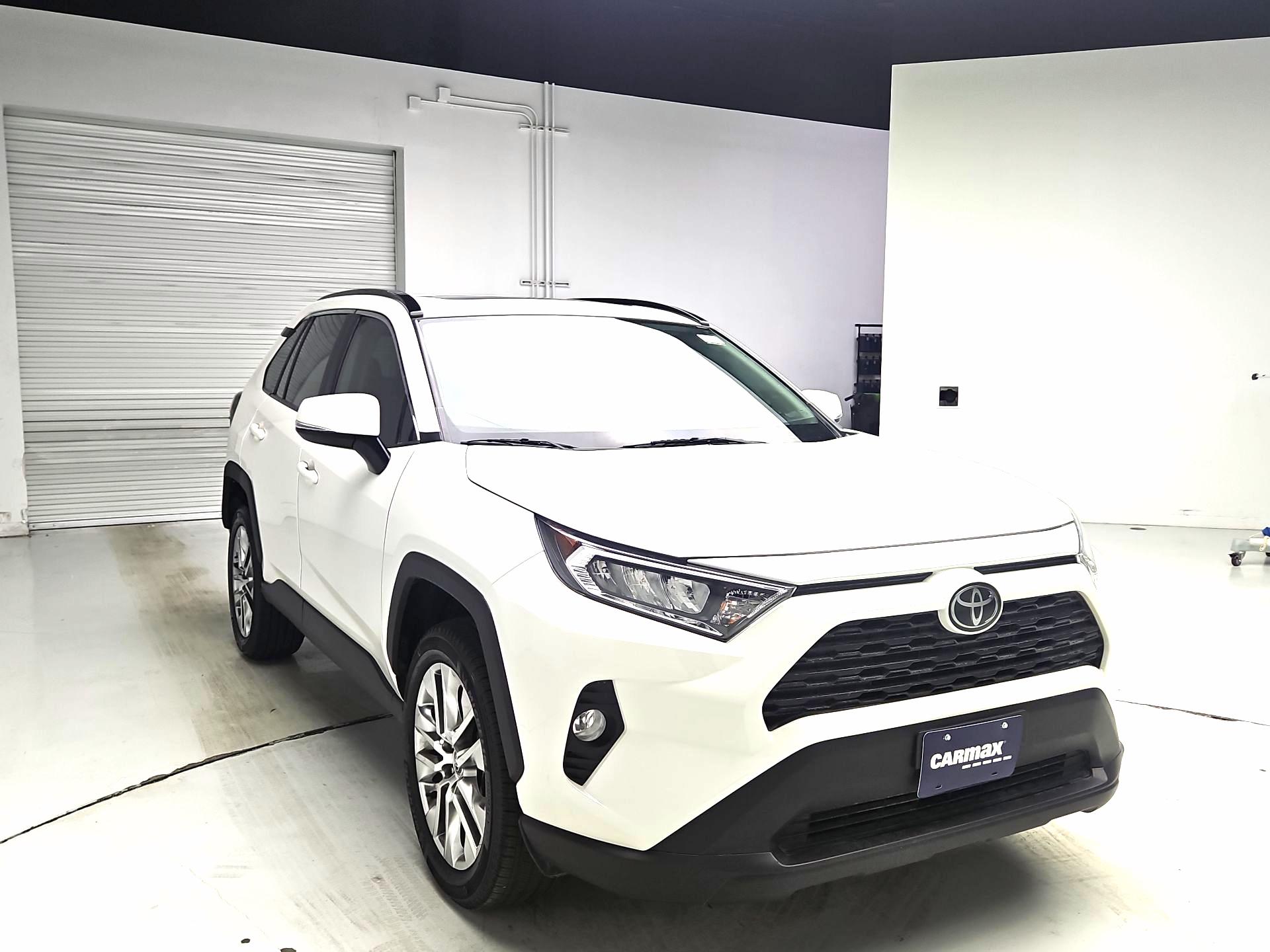 Thumbnail: 2021 Toyota RAV4 - 1