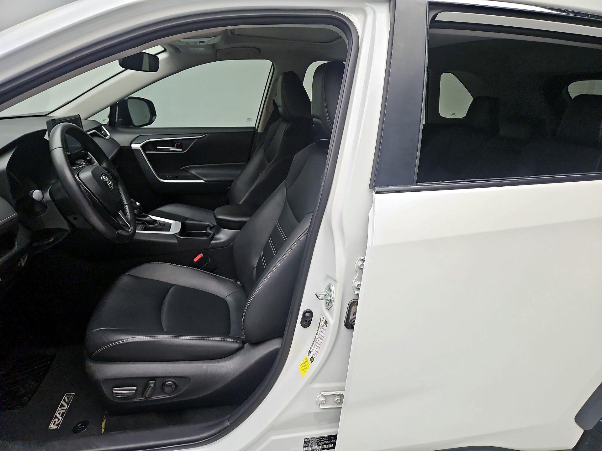 Thumbnail: 2021 Toyota RAV4 - 9