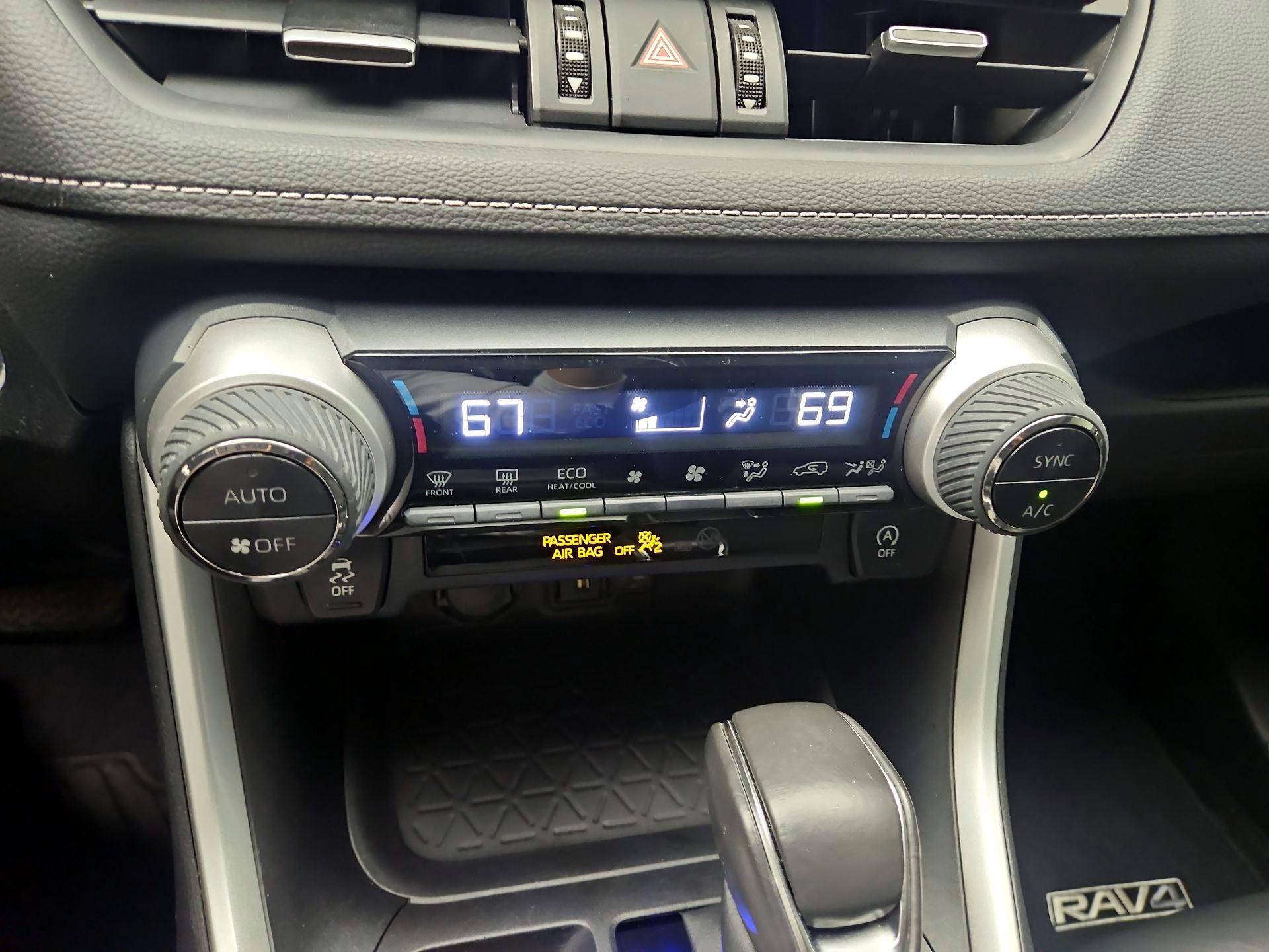 Thumbnail: 2021 Toyota RAV4 - 14