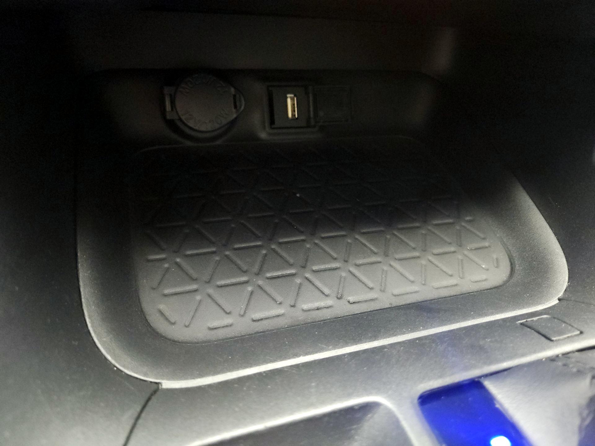 Thumbnail: 2021 Toyota RAV4 - 16