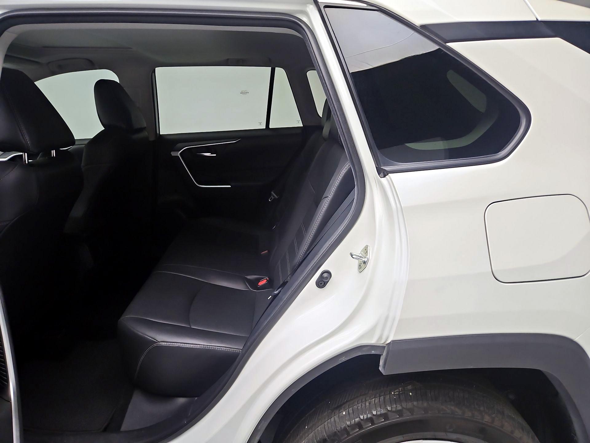 Thumbnail: 2021 Toyota RAV4 - 18