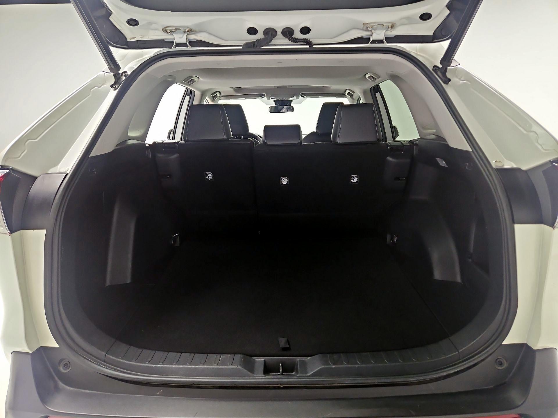 Thumbnail: 2021 Toyota RAV4 - 19