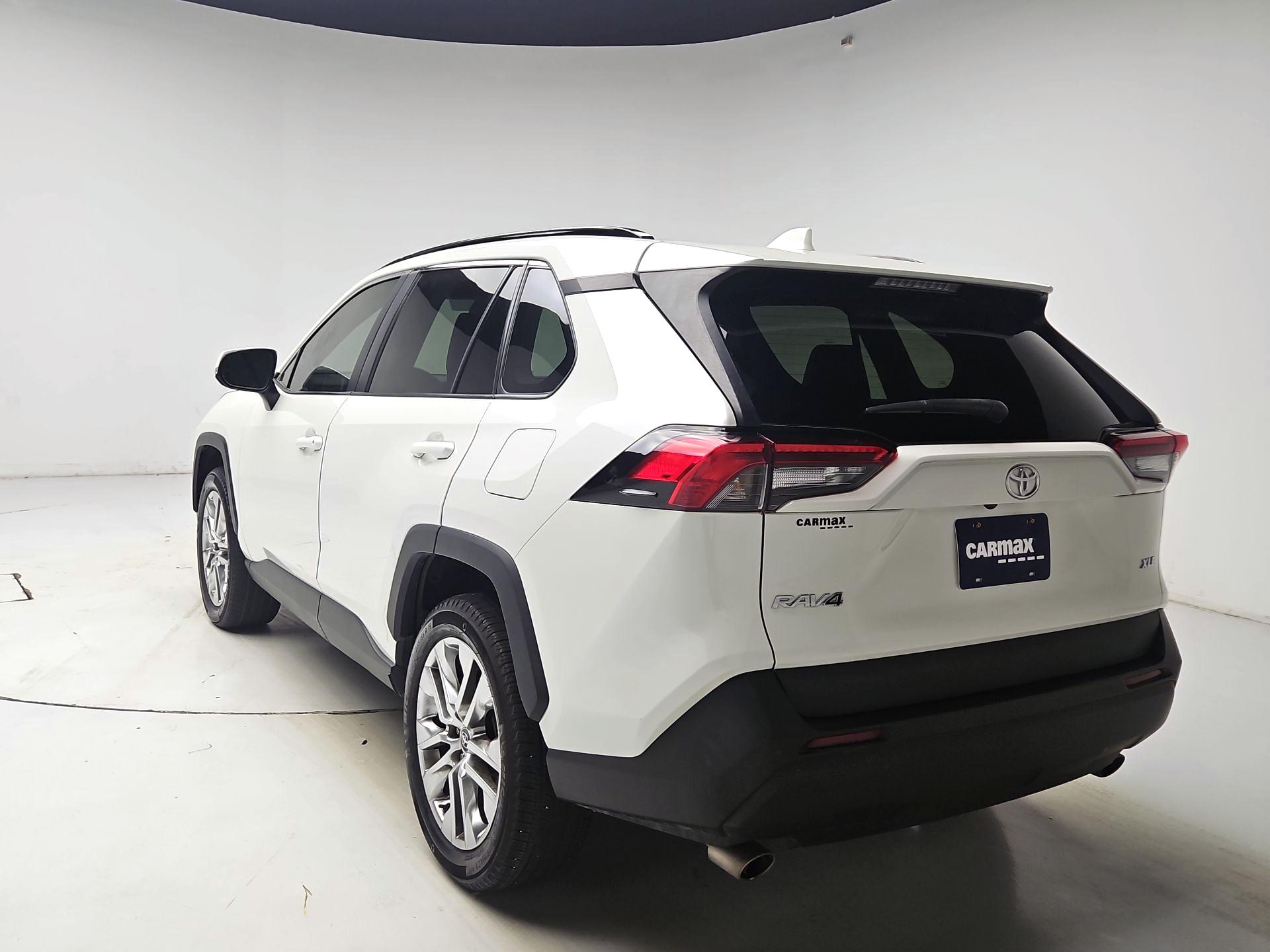 Thumbnail: 2021 Toyota RAV4 - 7