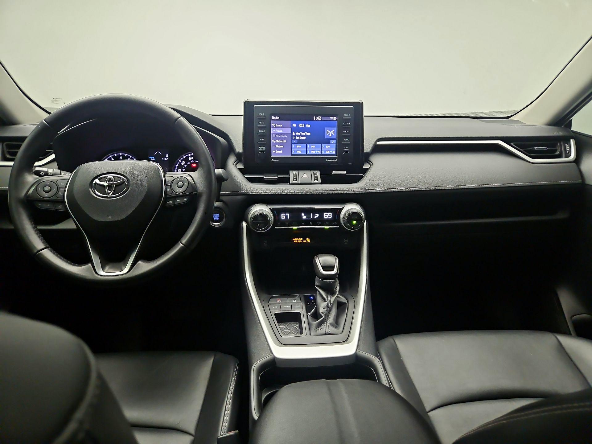 Thumbnail: 2021 Toyota RAV4 - 8