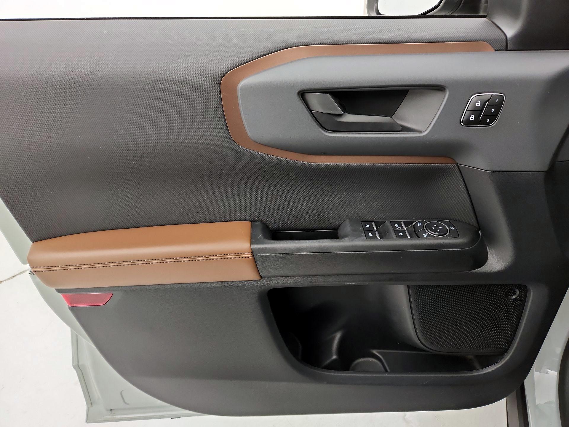 Thumbnail: 2023 Ford Bronco Sport - 12