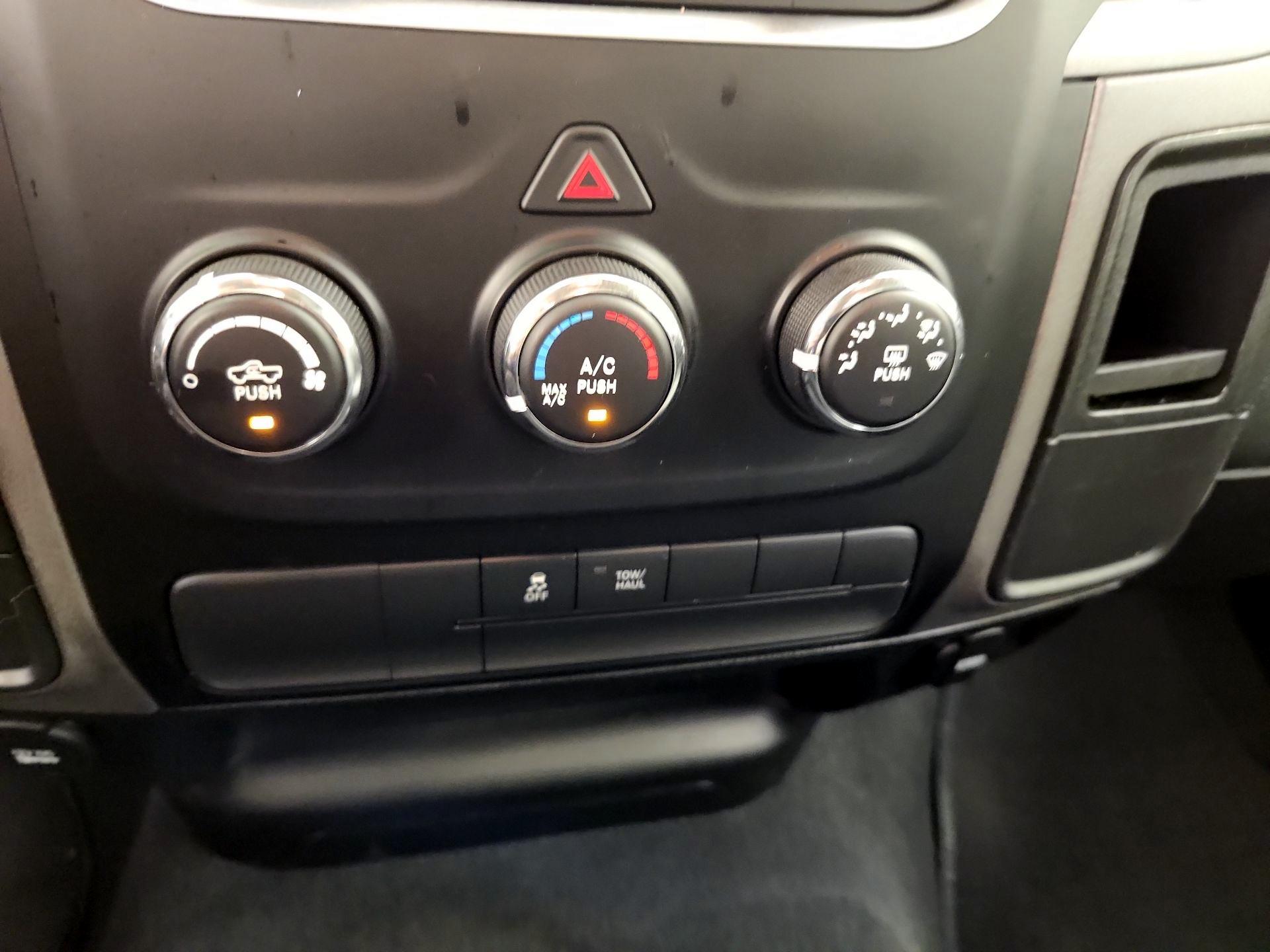 Thumbnail: 2022 RAM 1500 Classic - 16