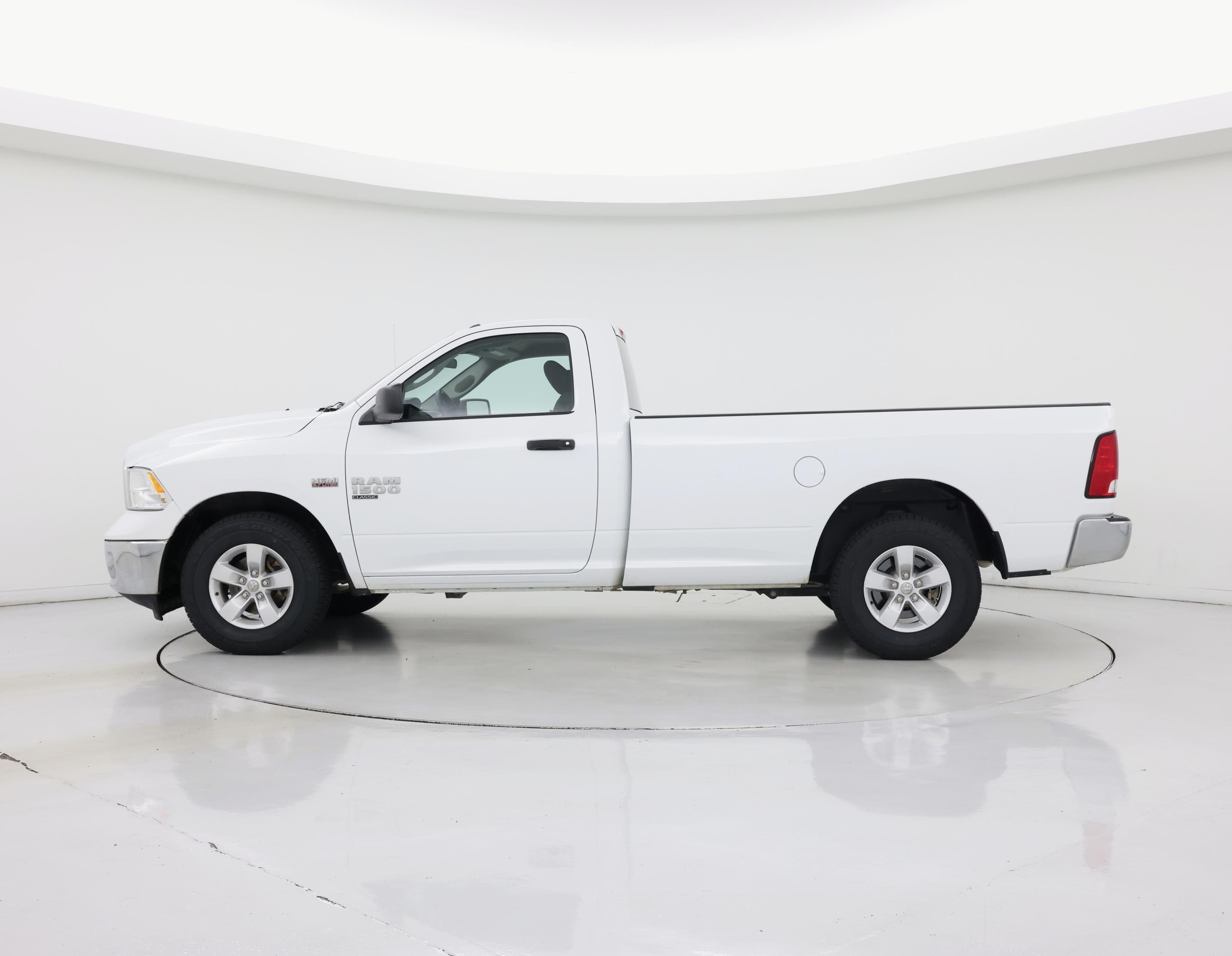Thumbnail: 2022 RAM 1500 Classic - 3