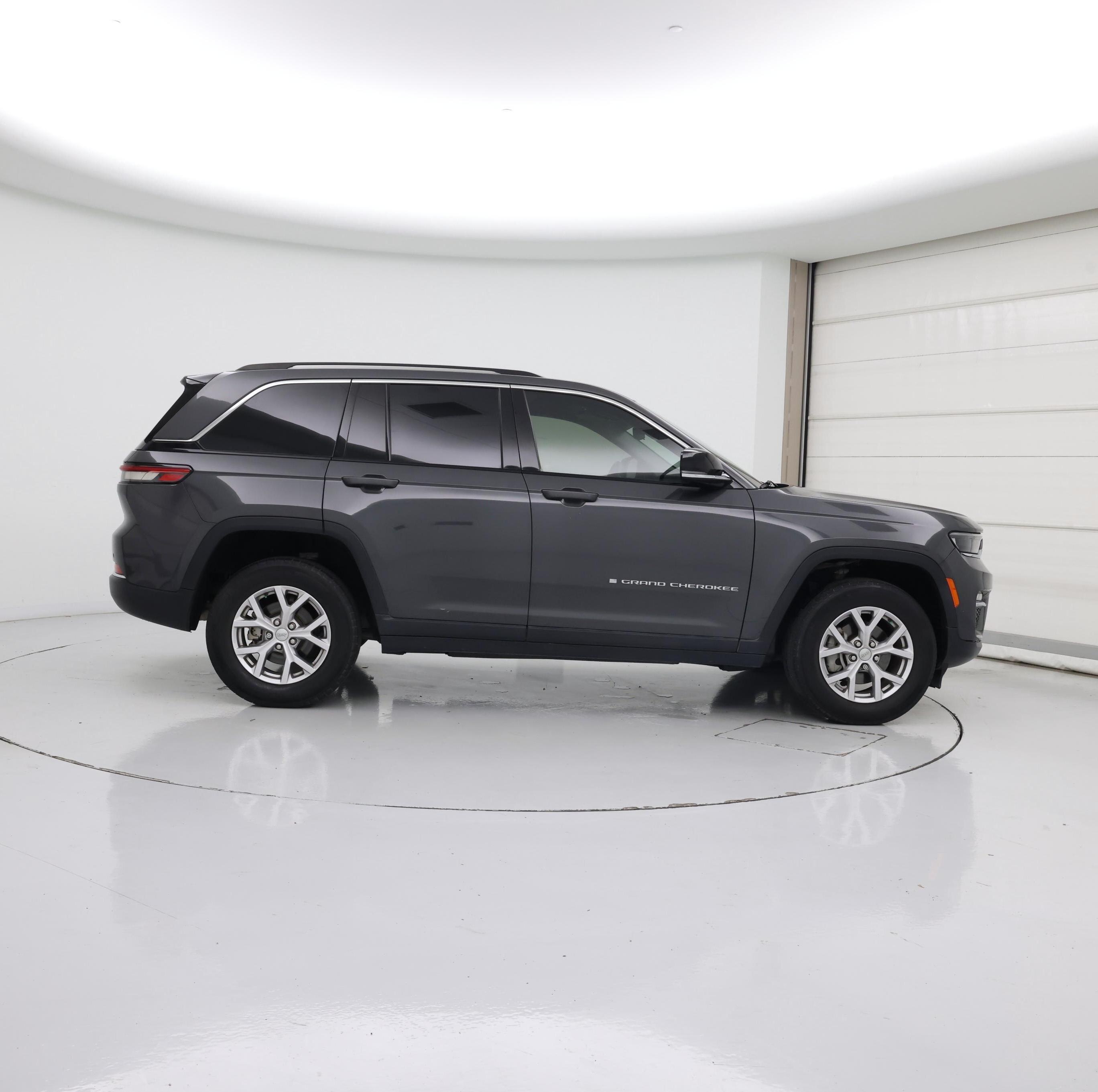 Thumbnail: 2022 Jeep Grand Cherokee - 7