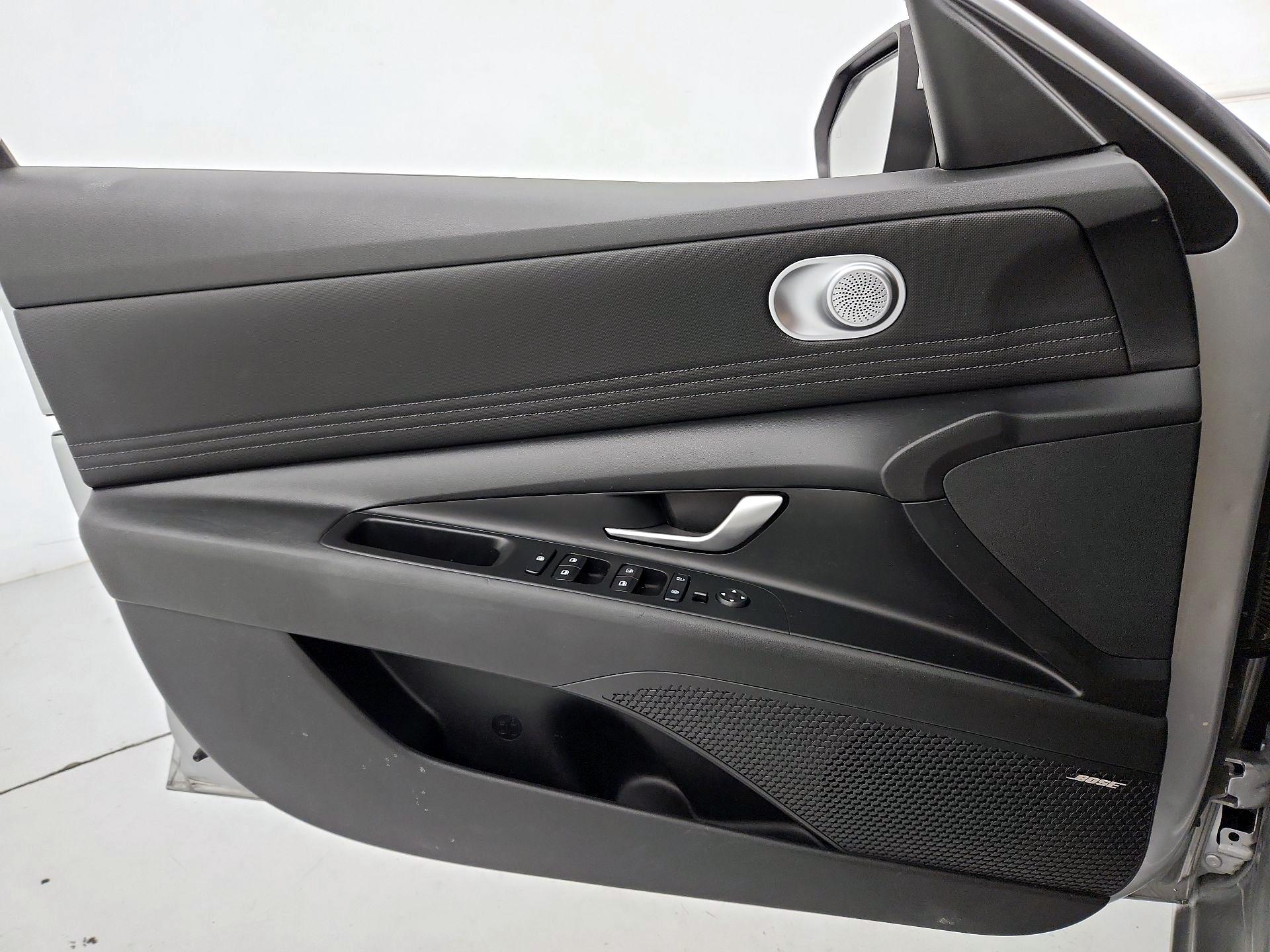 Thumbnail: 2022 Hyundai Elantra - 12
