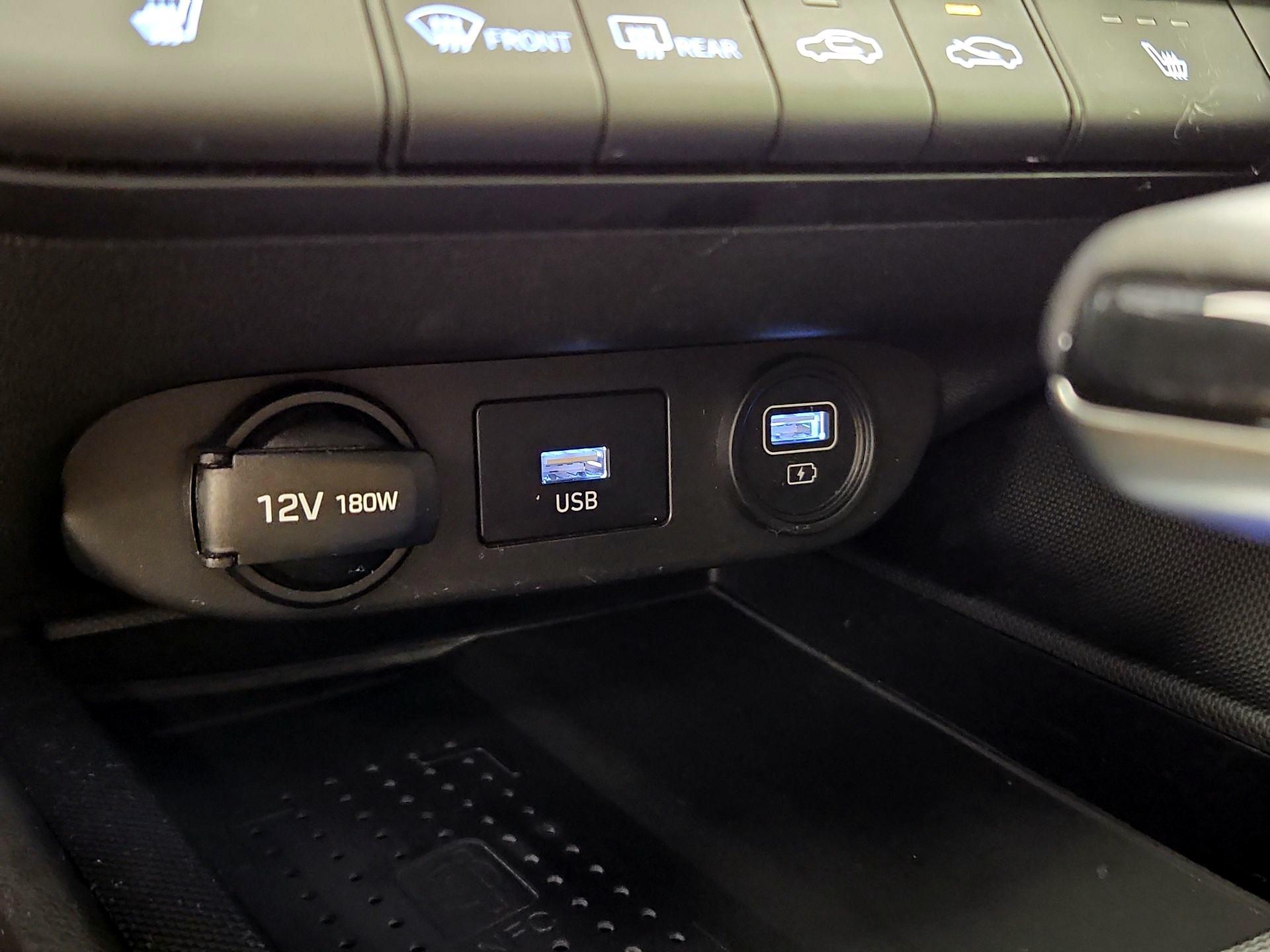 Thumbnail: 2022 Hyundai Elantra - 18