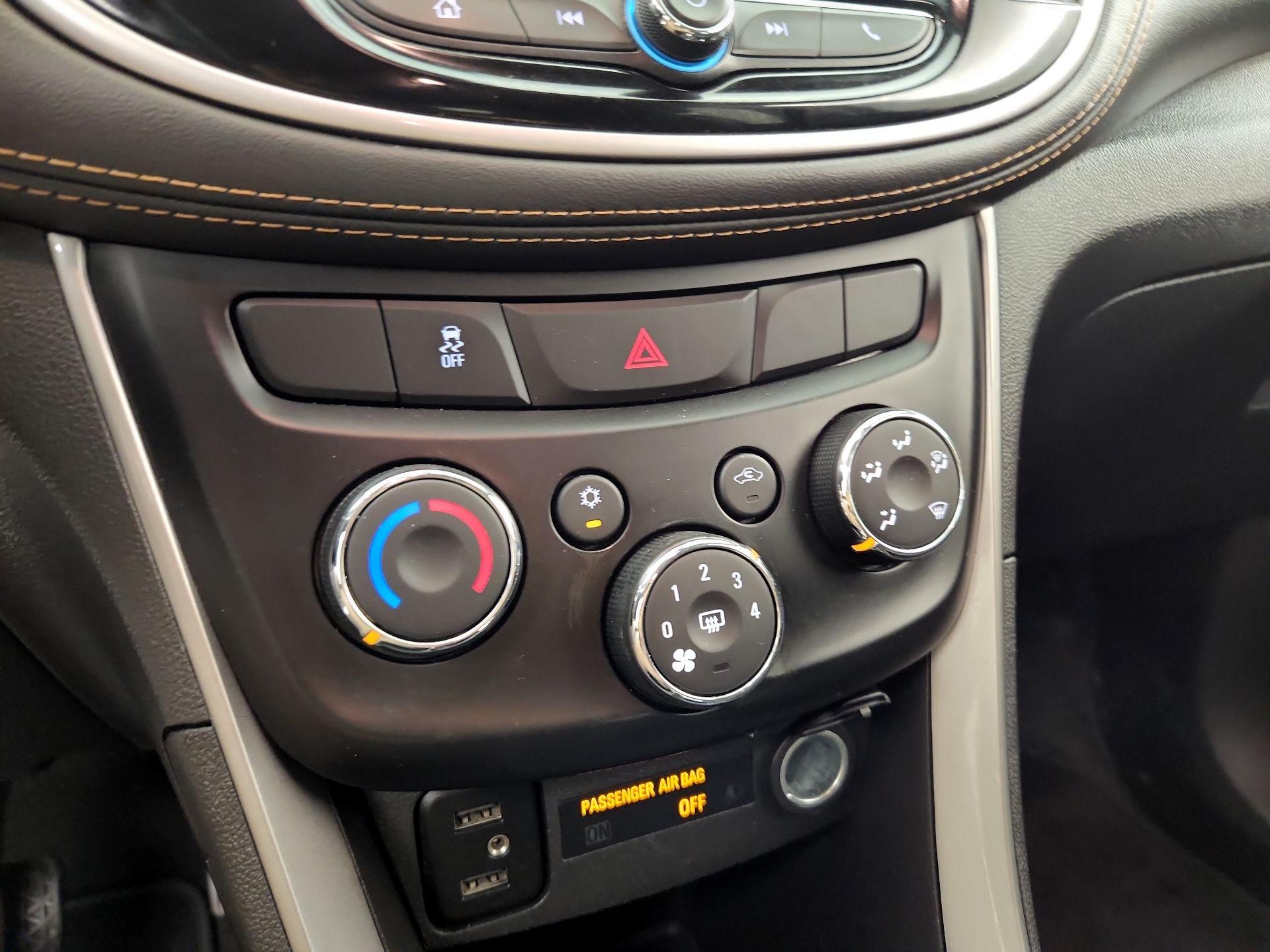 Thumbnail: 2021 Chevrolet Trax - 16