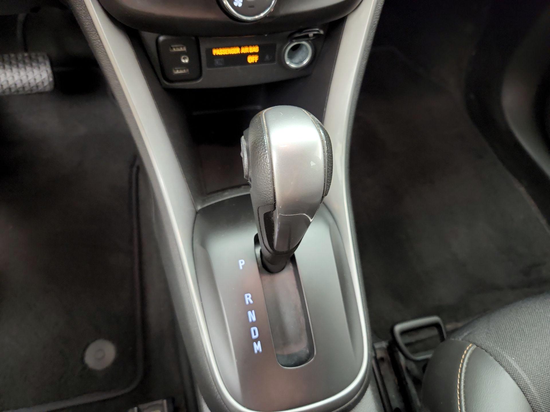 Thumbnail: 2021 Chevrolet Trax - 17