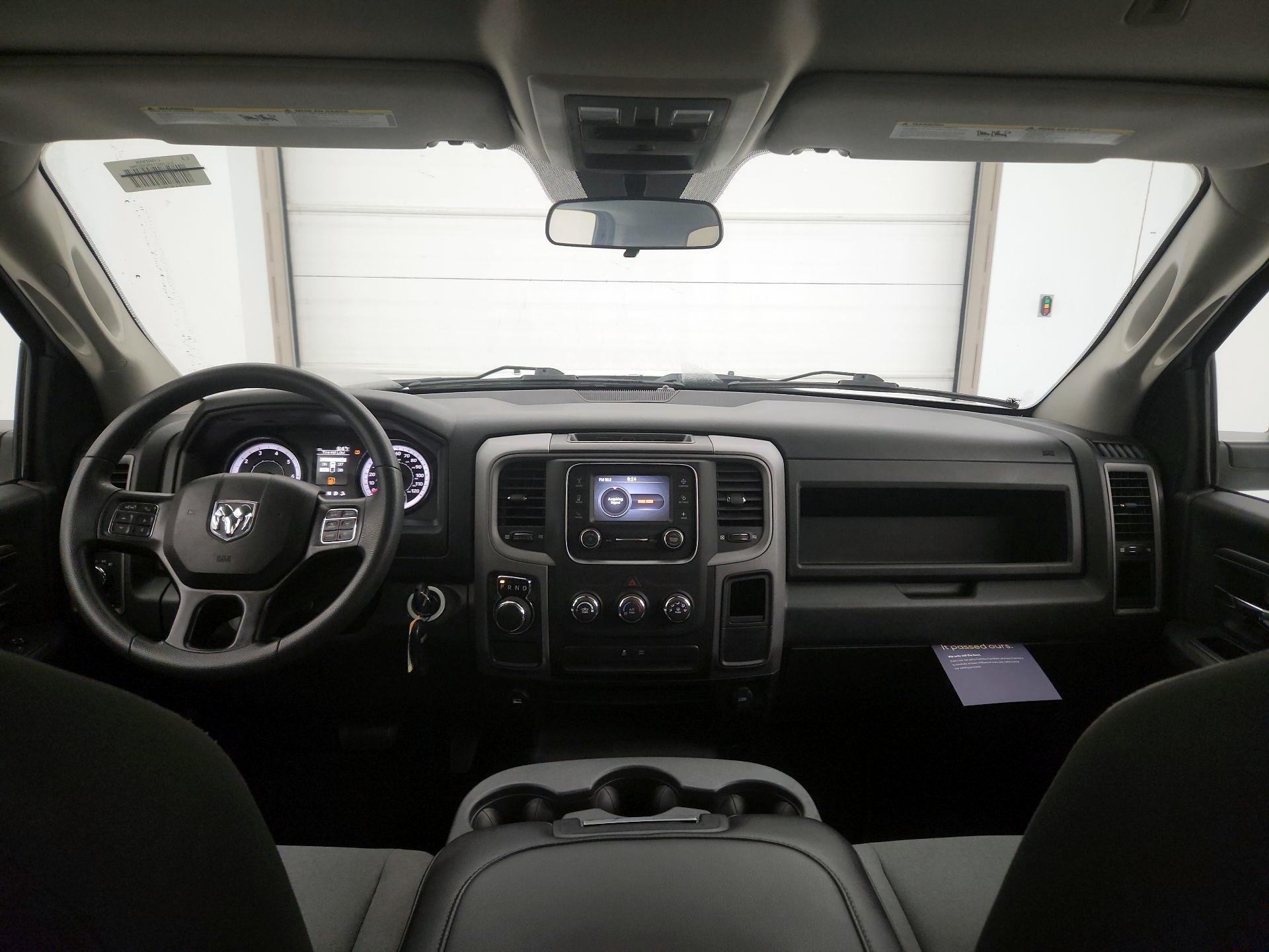 Thumbnail: 2021 RAM 1500 Classic - 9