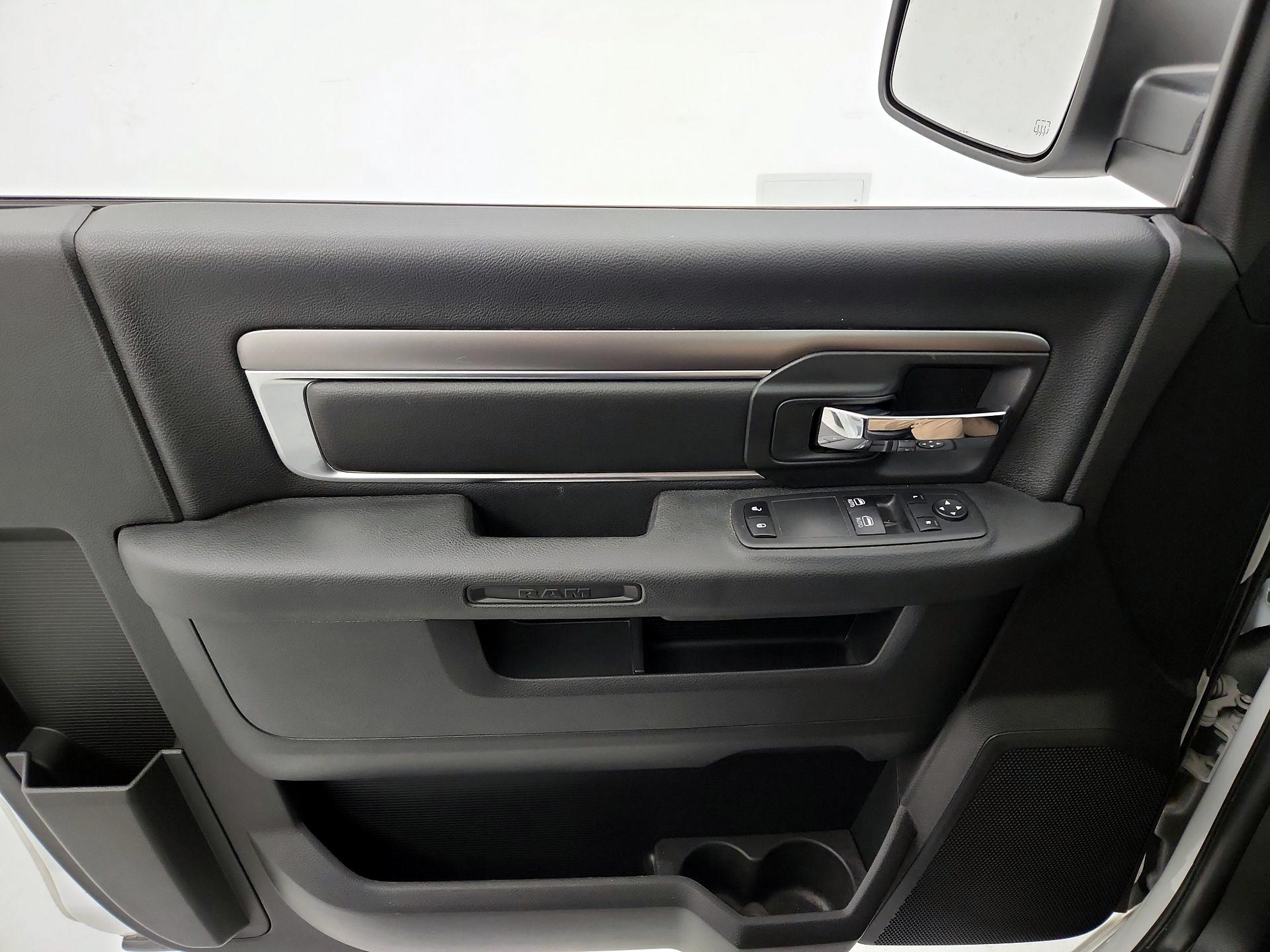 Thumbnail: 2021 RAM 1500 Classic - 12