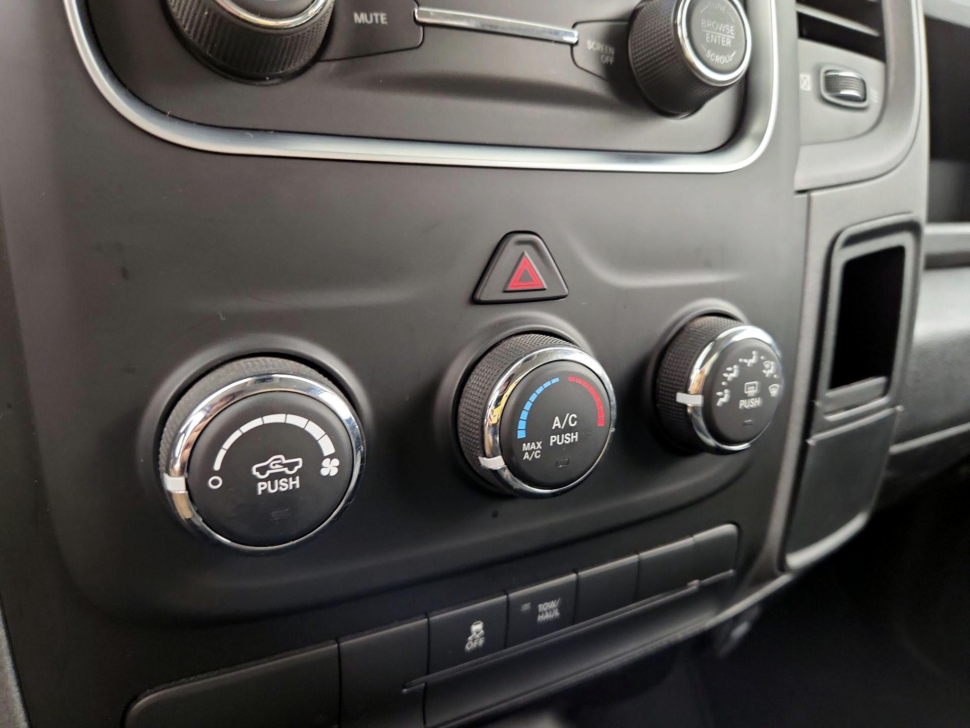 Thumbnail: 2021 RAM 1500 Classic - 16
