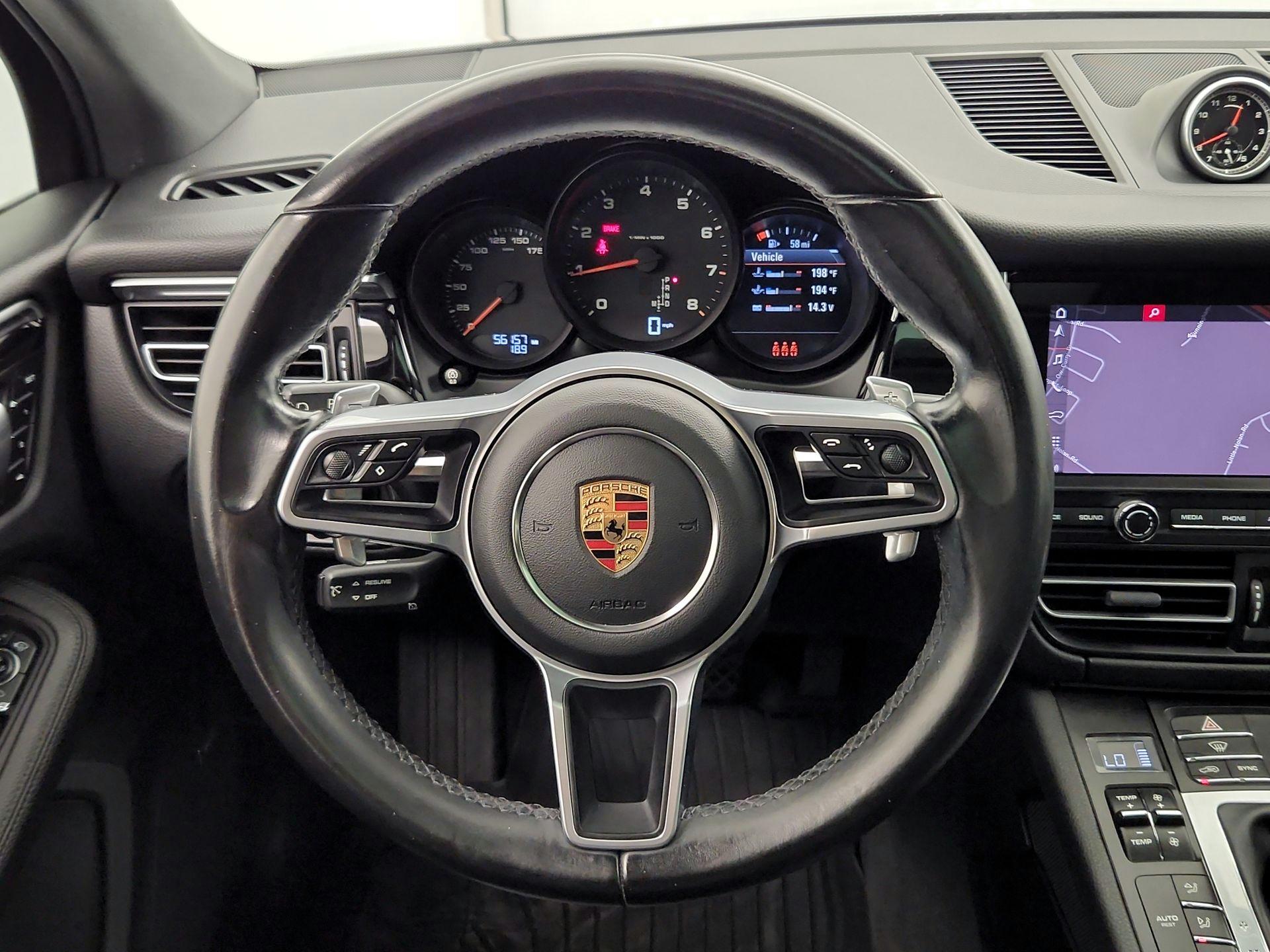 Thumbnail: 2021 Porsche Macan - 10