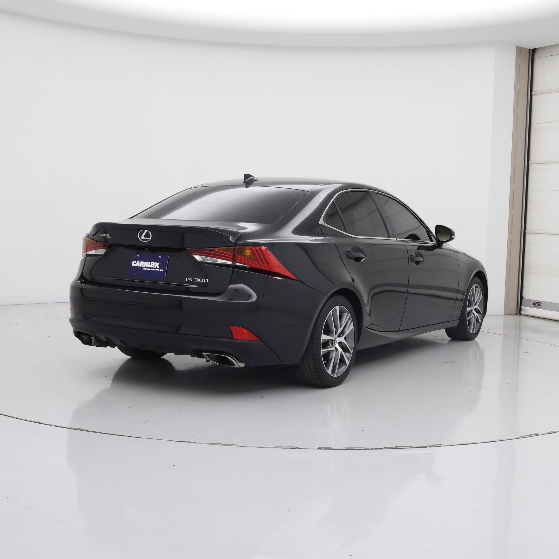 Thumbnail: 2020 Lexus IS - 8